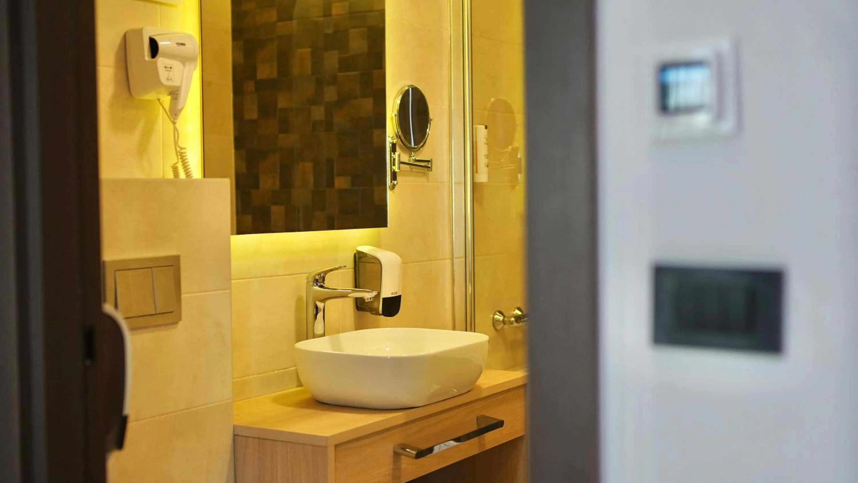 Shower in Hotel Gallus