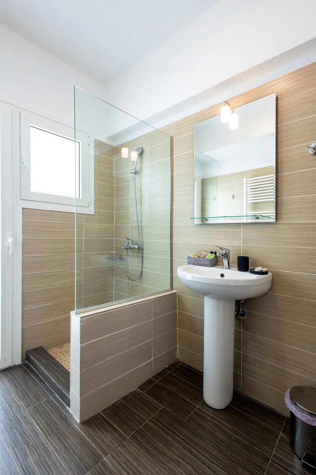 Shower in Aris123 by Smart Cozy Suites - Apartments in the heart of Athens - 5 minutes from metro - Available 24hr