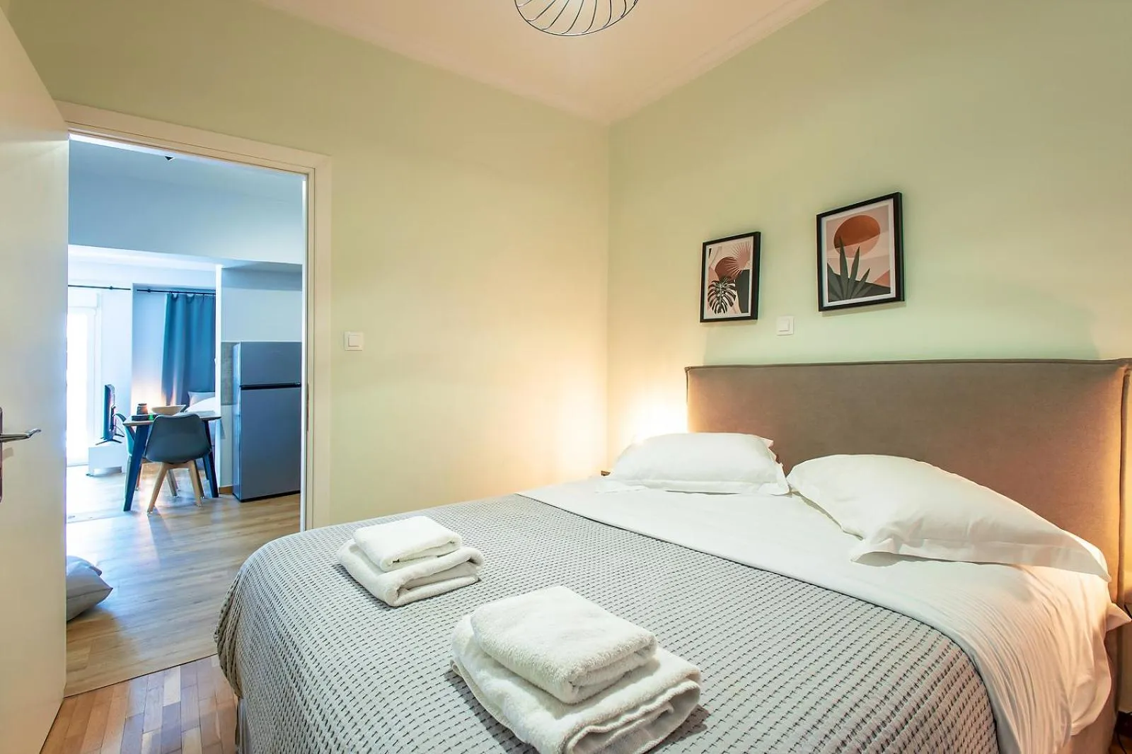 Bed in Aris123 by Smart Cozy Suites - Apartments in the heart of Athens - 5 minutes from metro - Available 24hr