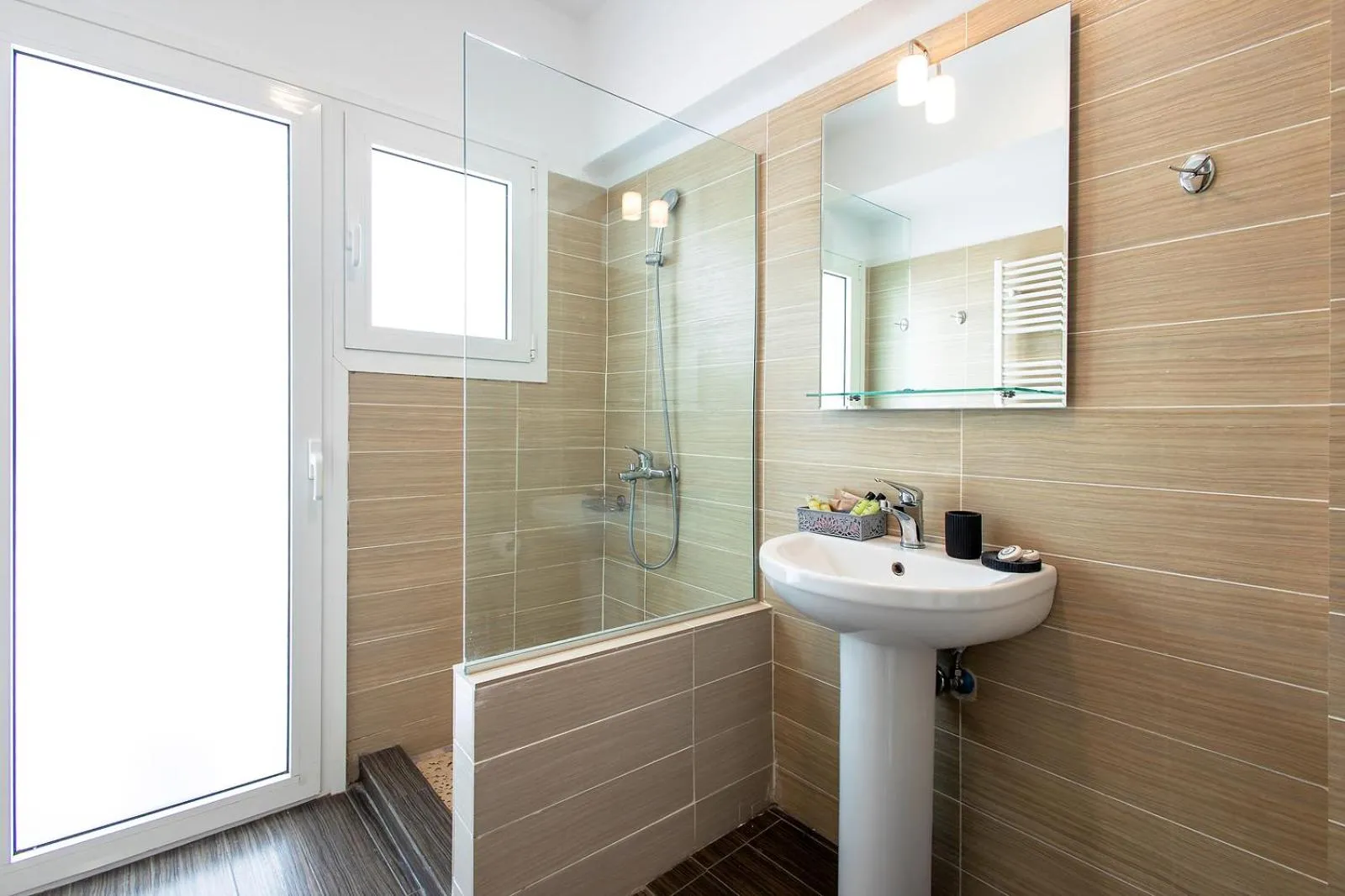 Shower in Aris123 by Smart Cozy Suites - Apartments in the heart of Athens - 5 minutes from metro - Available 24hr
