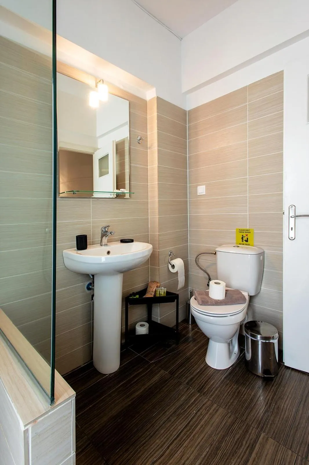 Shower in Aris123 by Smart Cozy Suites - Apartments in the heart of Athens - 5 minutes from metro - Available 24hr