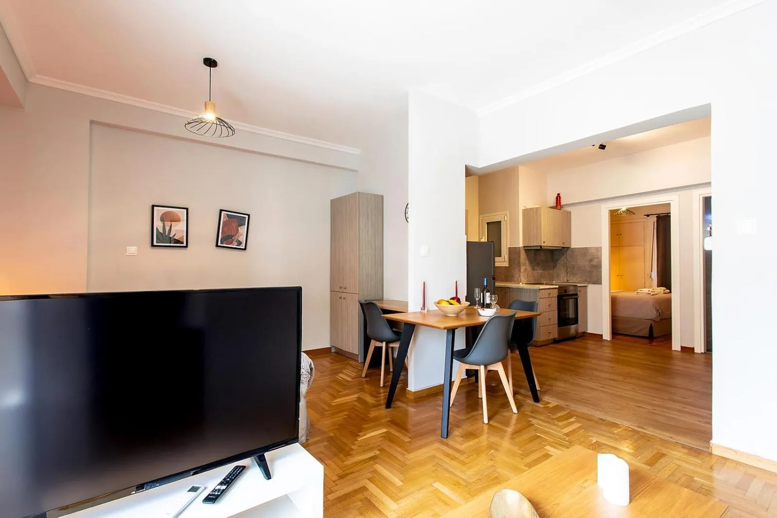 Communal lounge/ TV room in Aris123 by Smart Cozy Suites - Apartments in the heart of Athens - 5 minutes from metro - Available 24hr