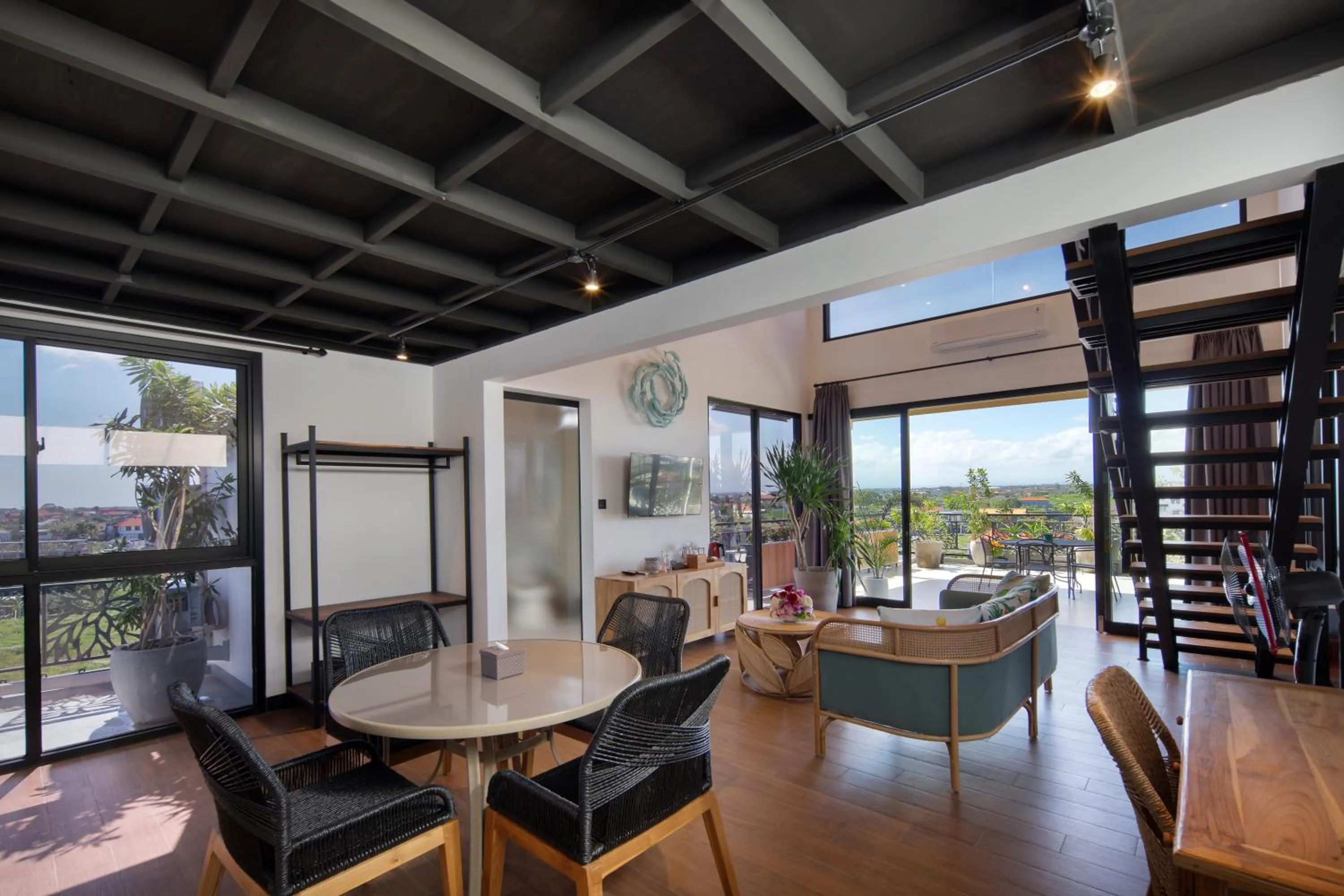 Photo of the whole room in Amandaya Canggu