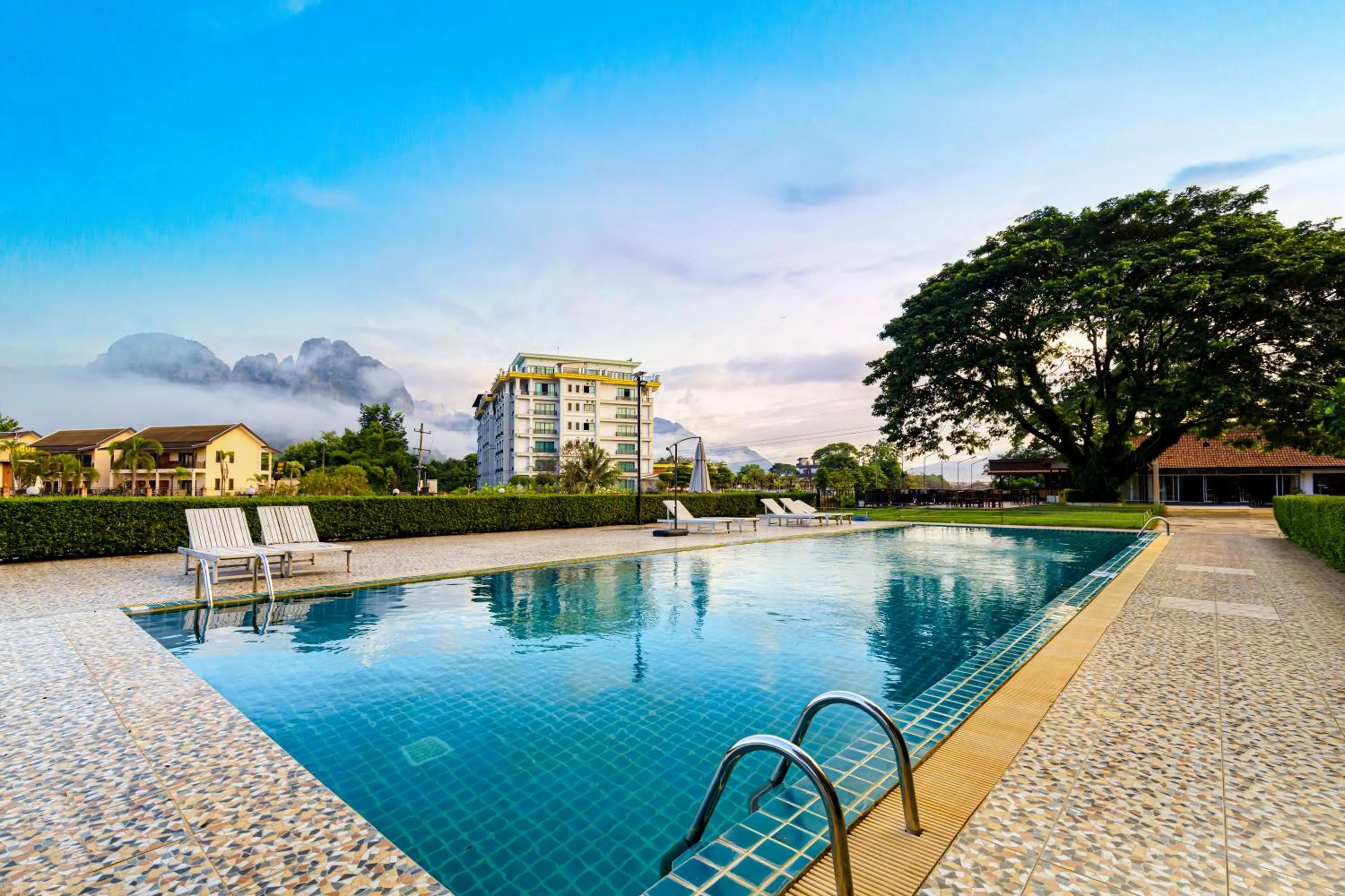 sunbed in Lisha The Grand Riverside Hotel