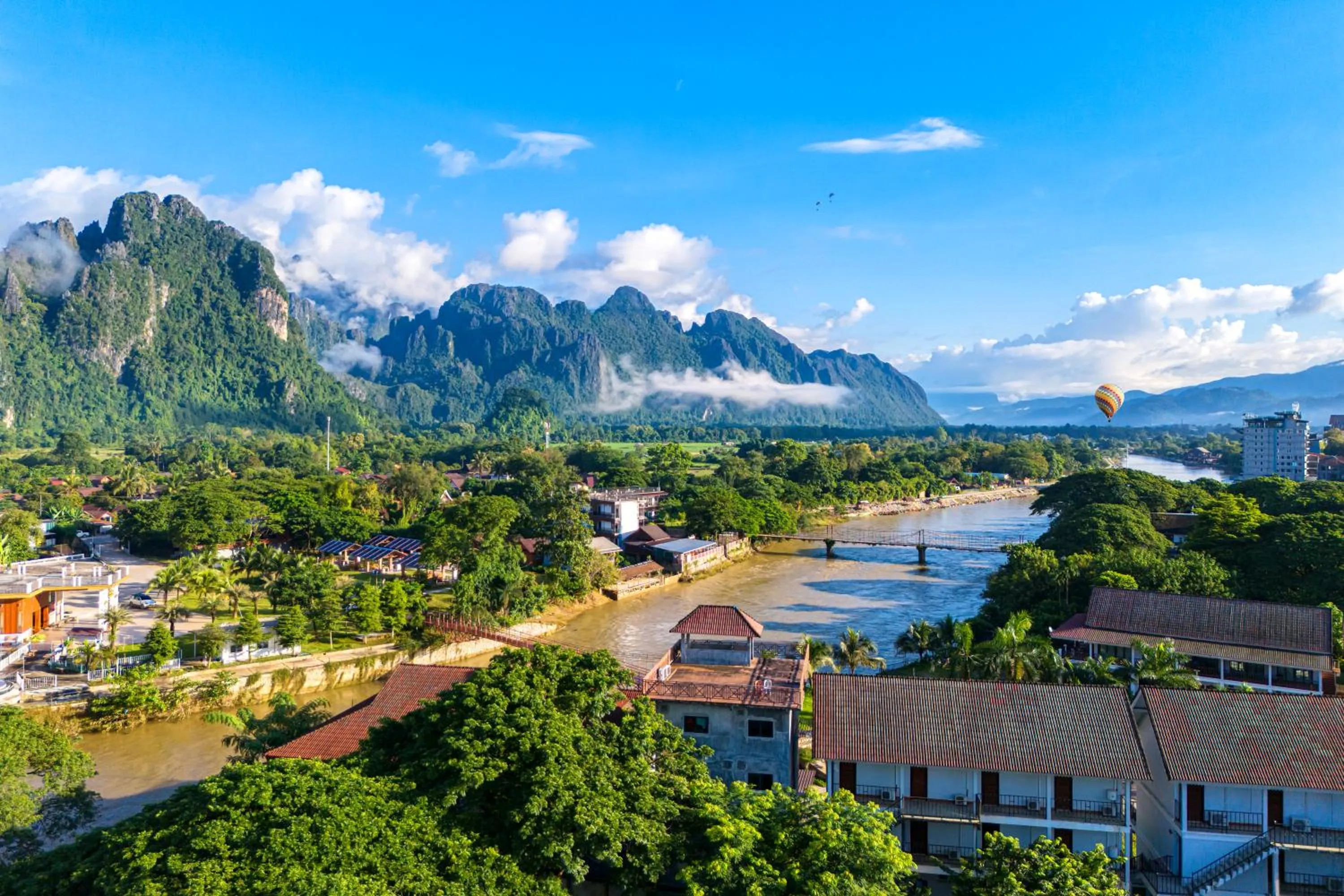 Day in Lisha The Grand Riverside Hotel