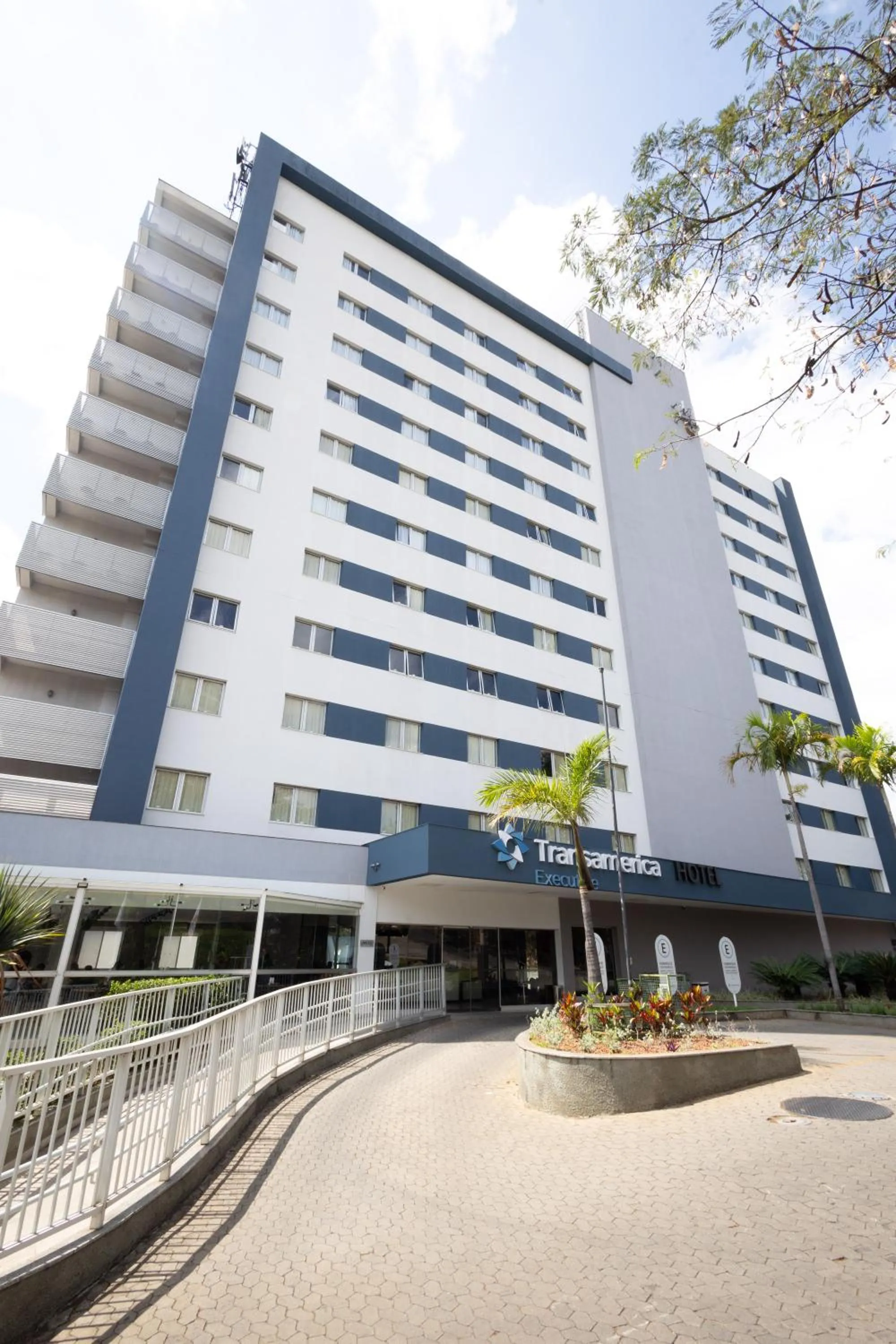 Facade/entrance in Transamerica Executive Belo Horizonte