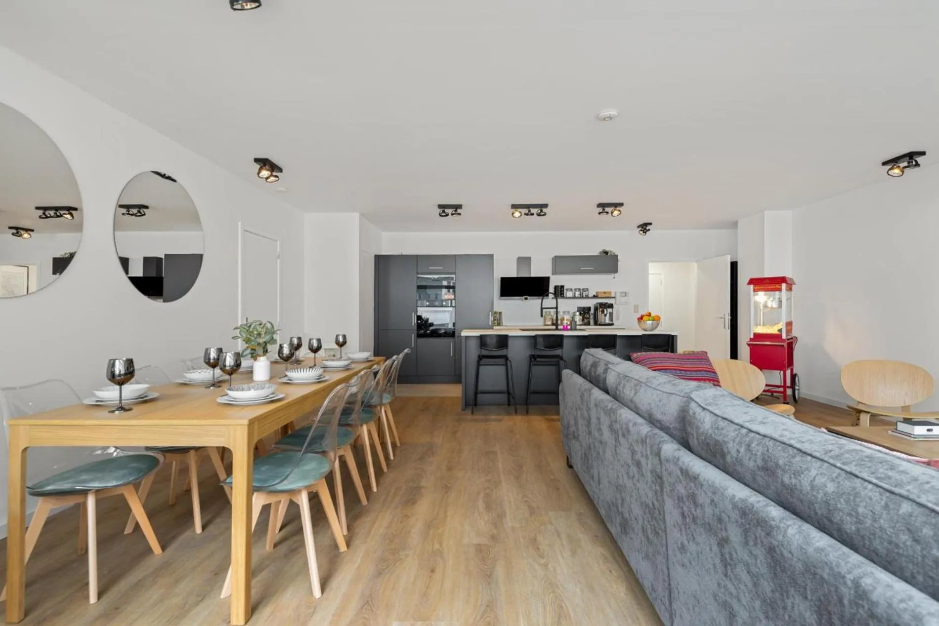 Cozy Antwerp - City Family Apartment with Parking