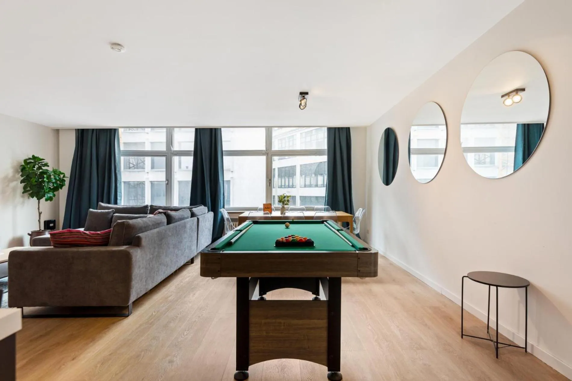 Cozy Antwerp - City Family Apartment with Parking