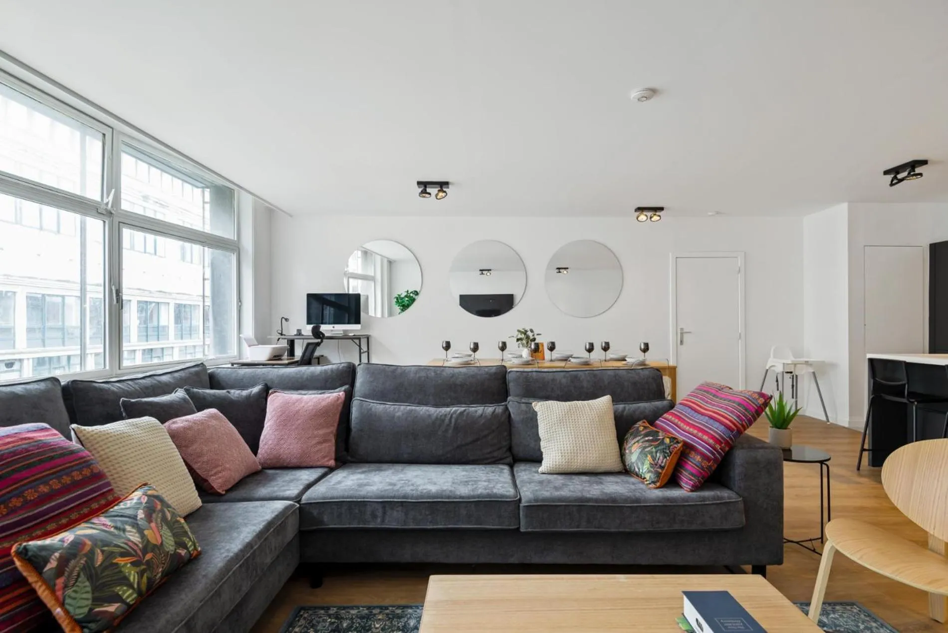 Cozy Antwerp - City Family Apartment with Parking