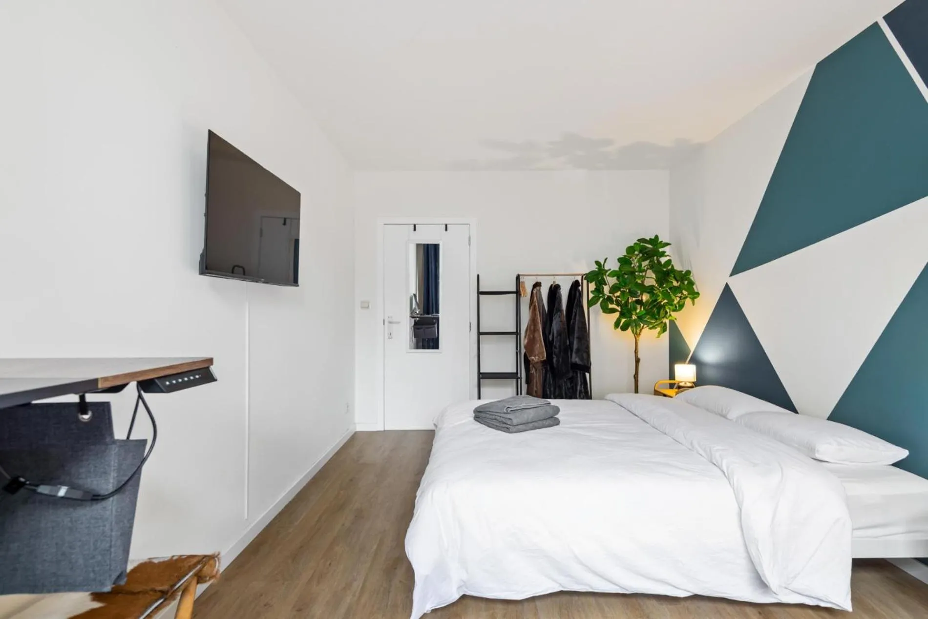 Bed in Cozy Antwerp - City Family Apartment with Parking