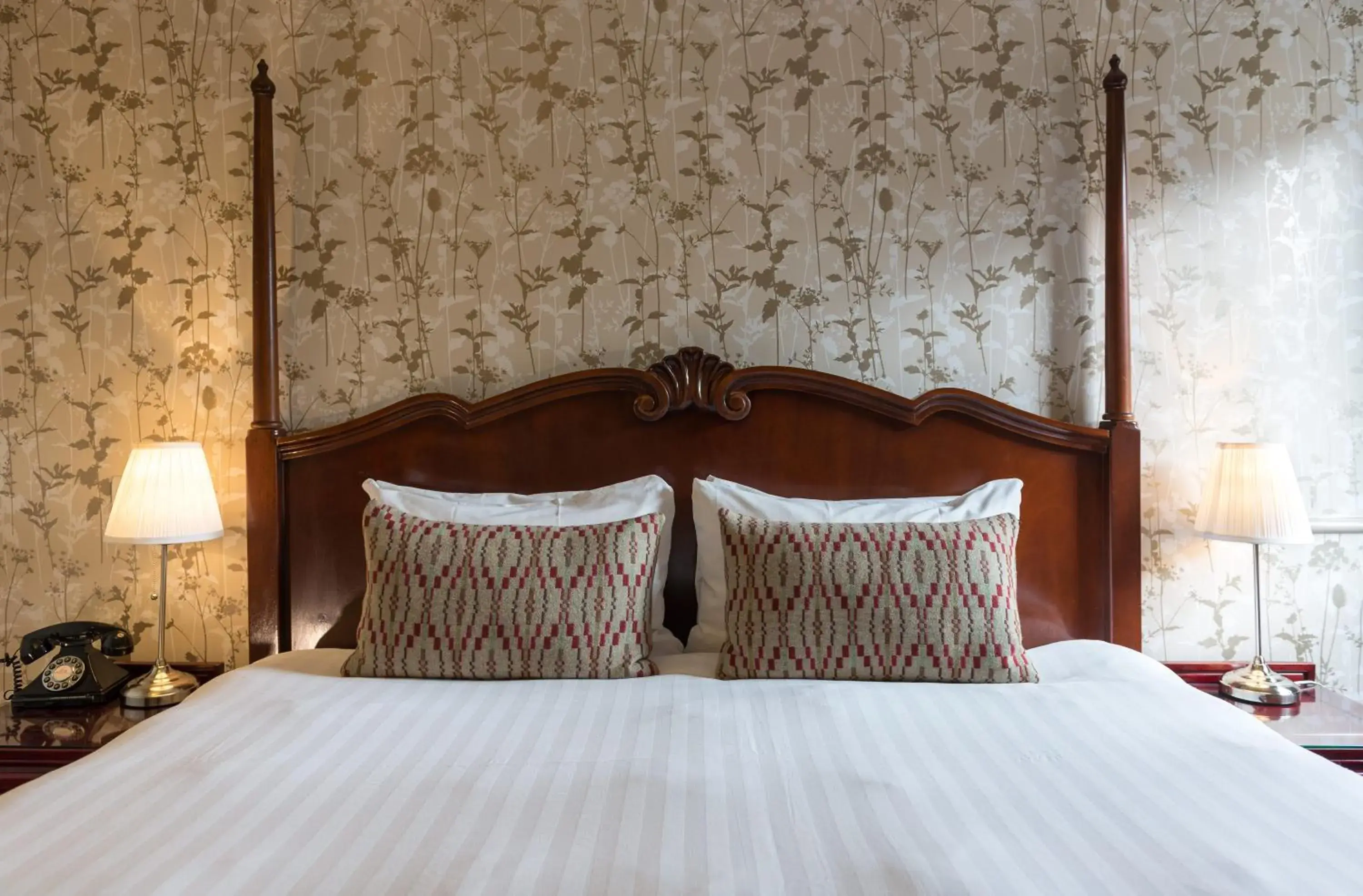 Bedroom, Bed in The Crown Manor House Hotel Bedroom, Bed in The Crown Manor House Hotel