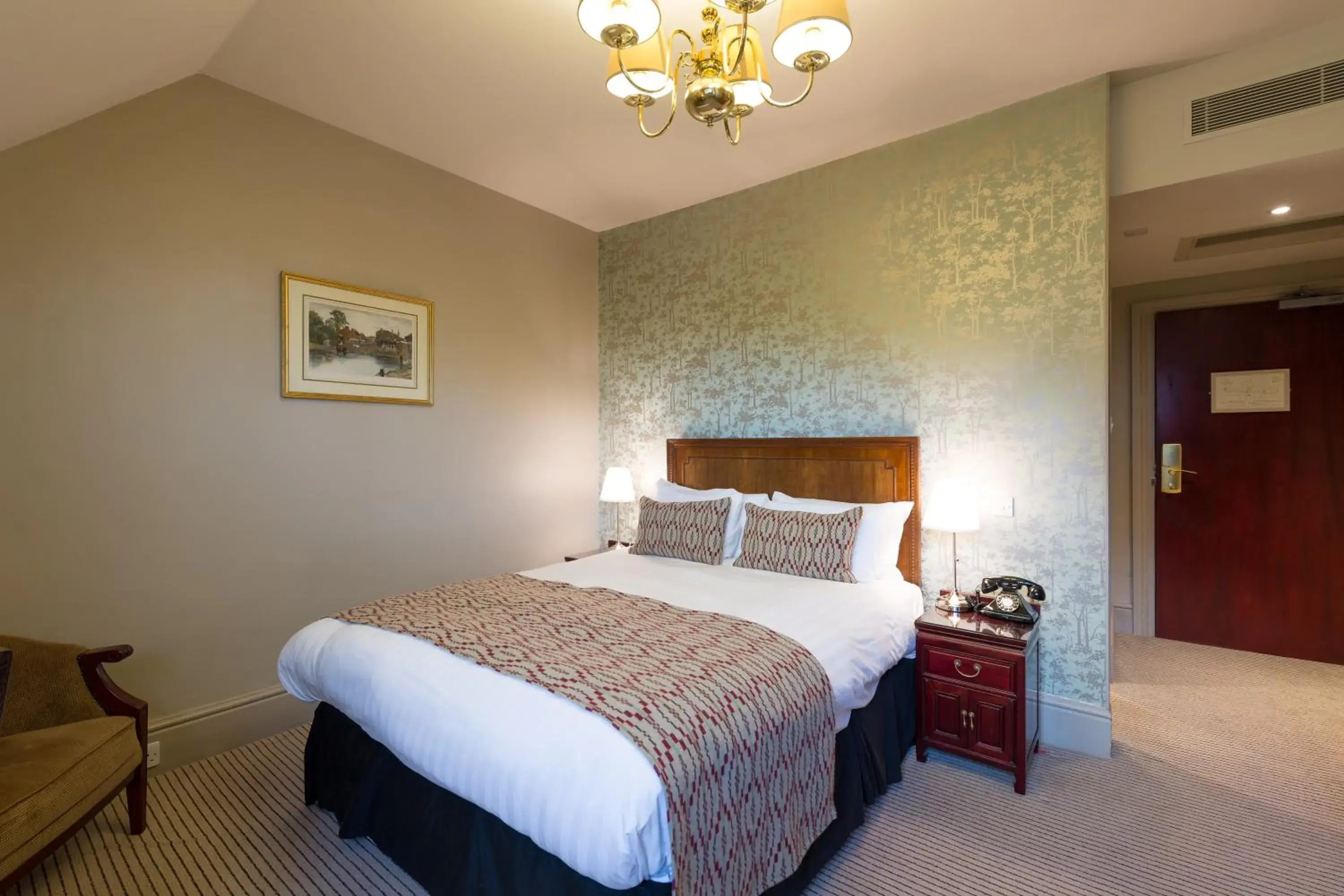 Bedroom, Bed in The Crown Manor House Hotel Bedroom, Bed in The Crown Manor House Hotel