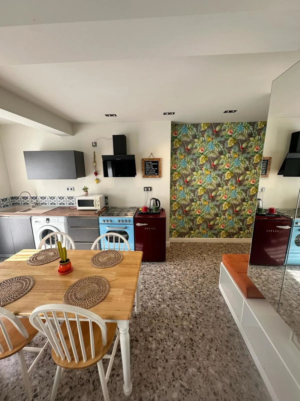 Kitchen or kitchenette in Wolf Suites