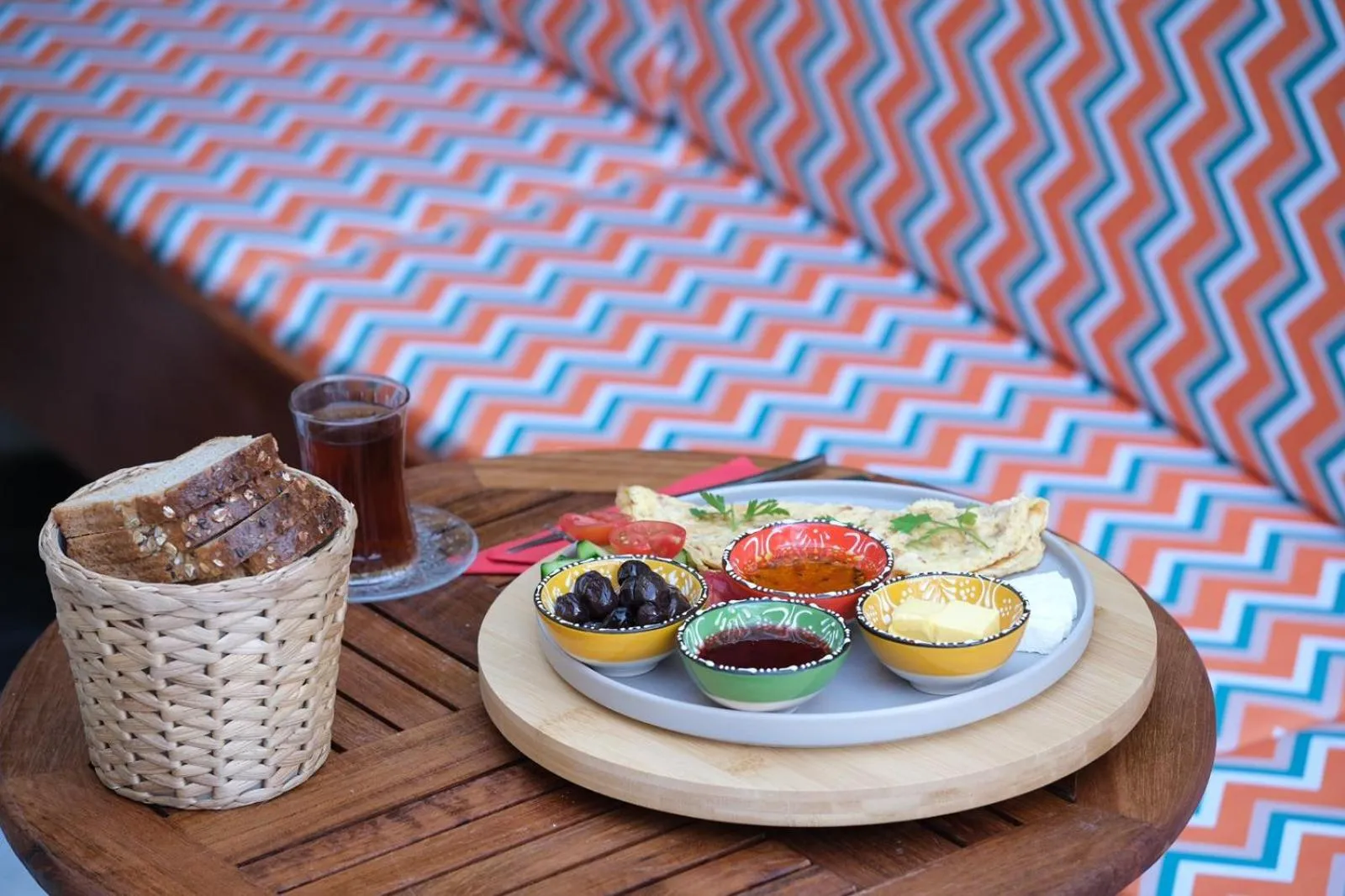 Breakfast in Wolf Suites