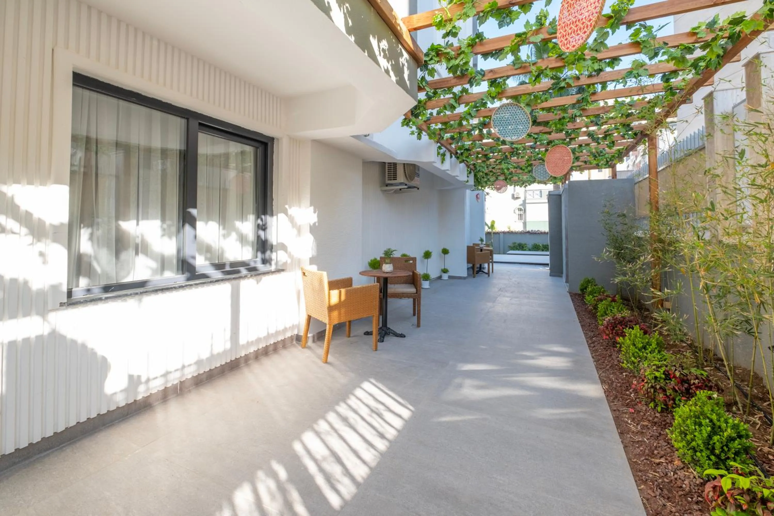 Garden in Wolf Suites