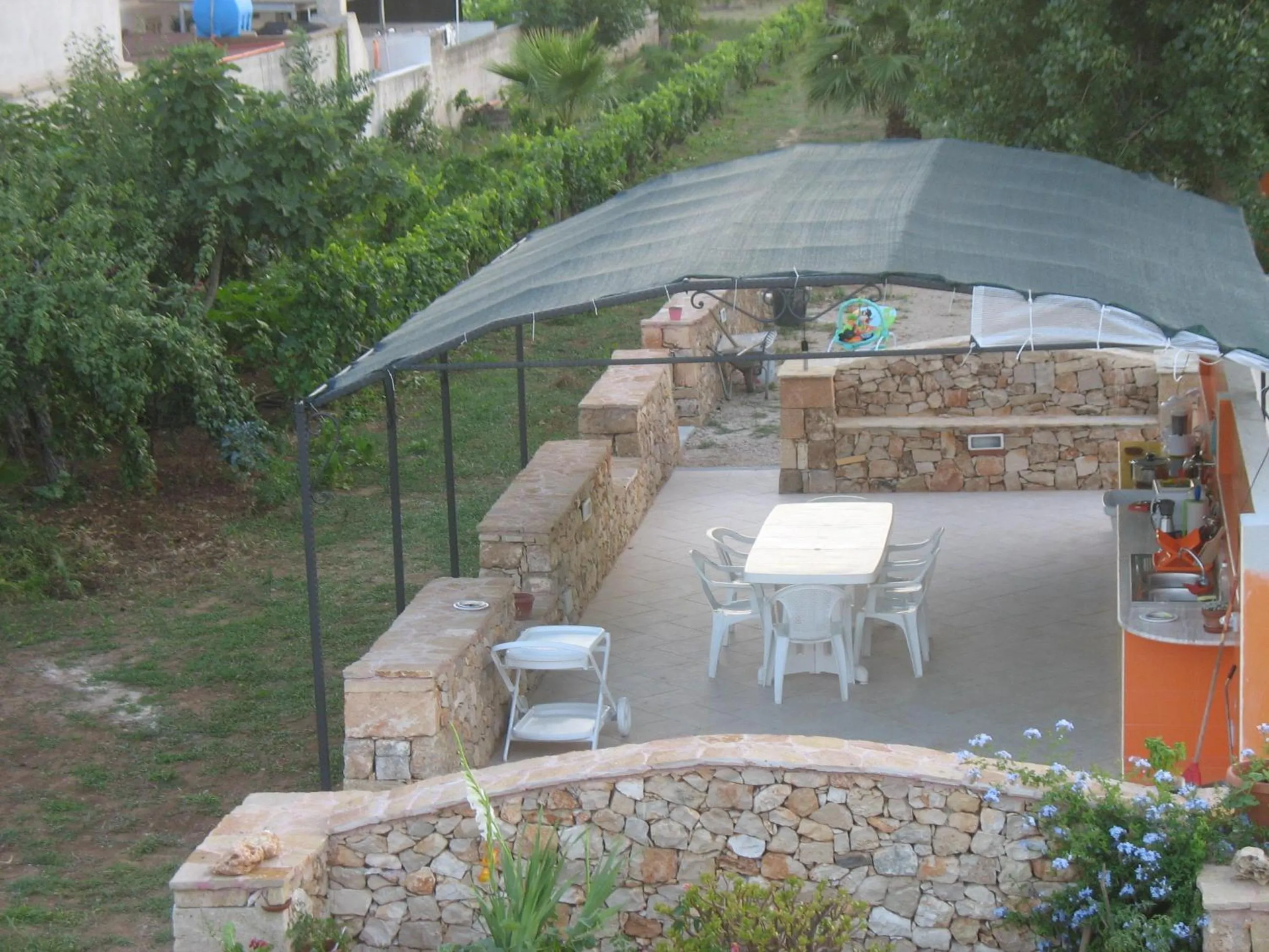 Kitchen or kitchenette in "Casa di Angelica" - un'oasi di pace a 300m dal mare