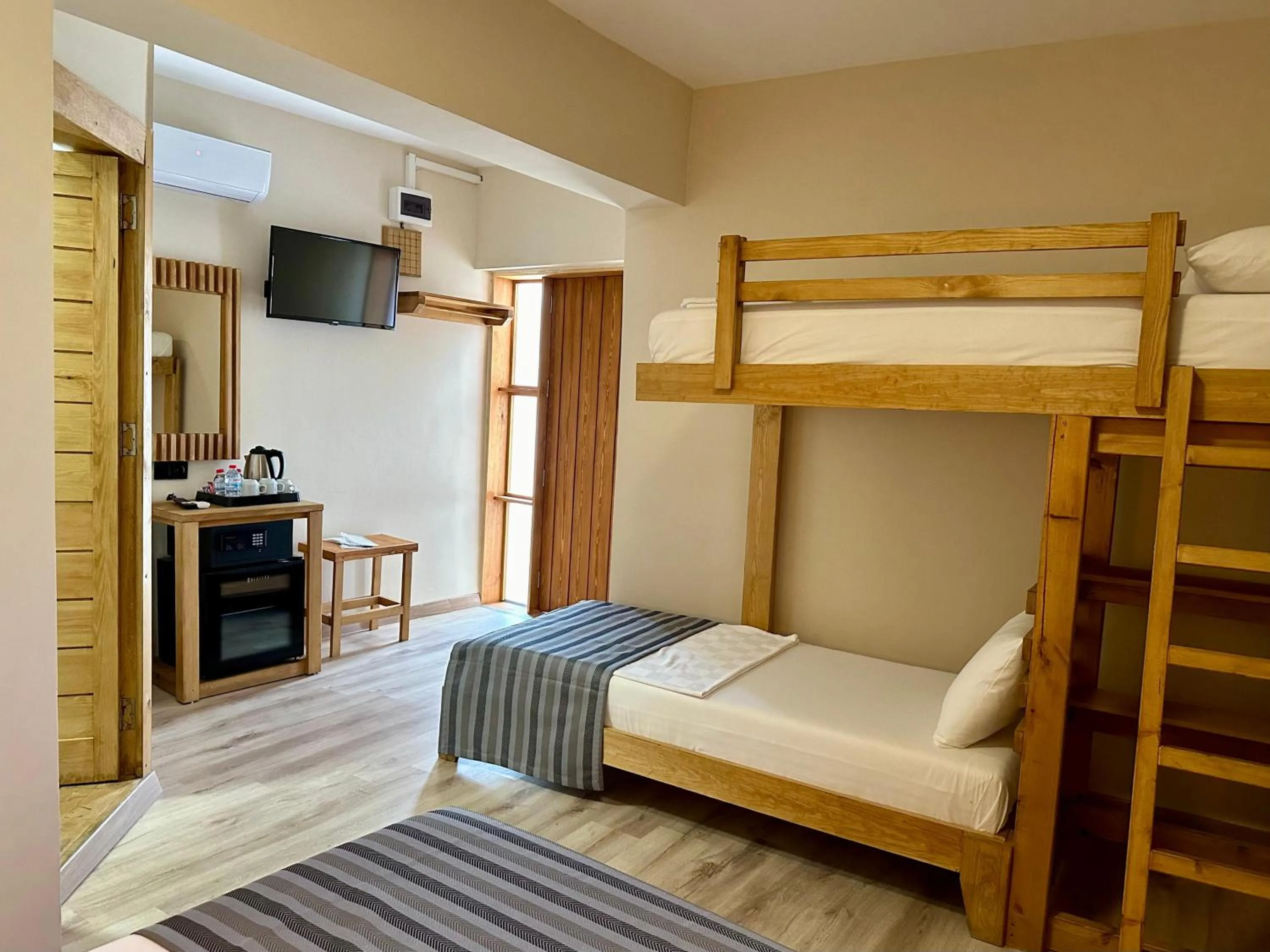 Photo of the whole room, Bed in Bodrum Konağı