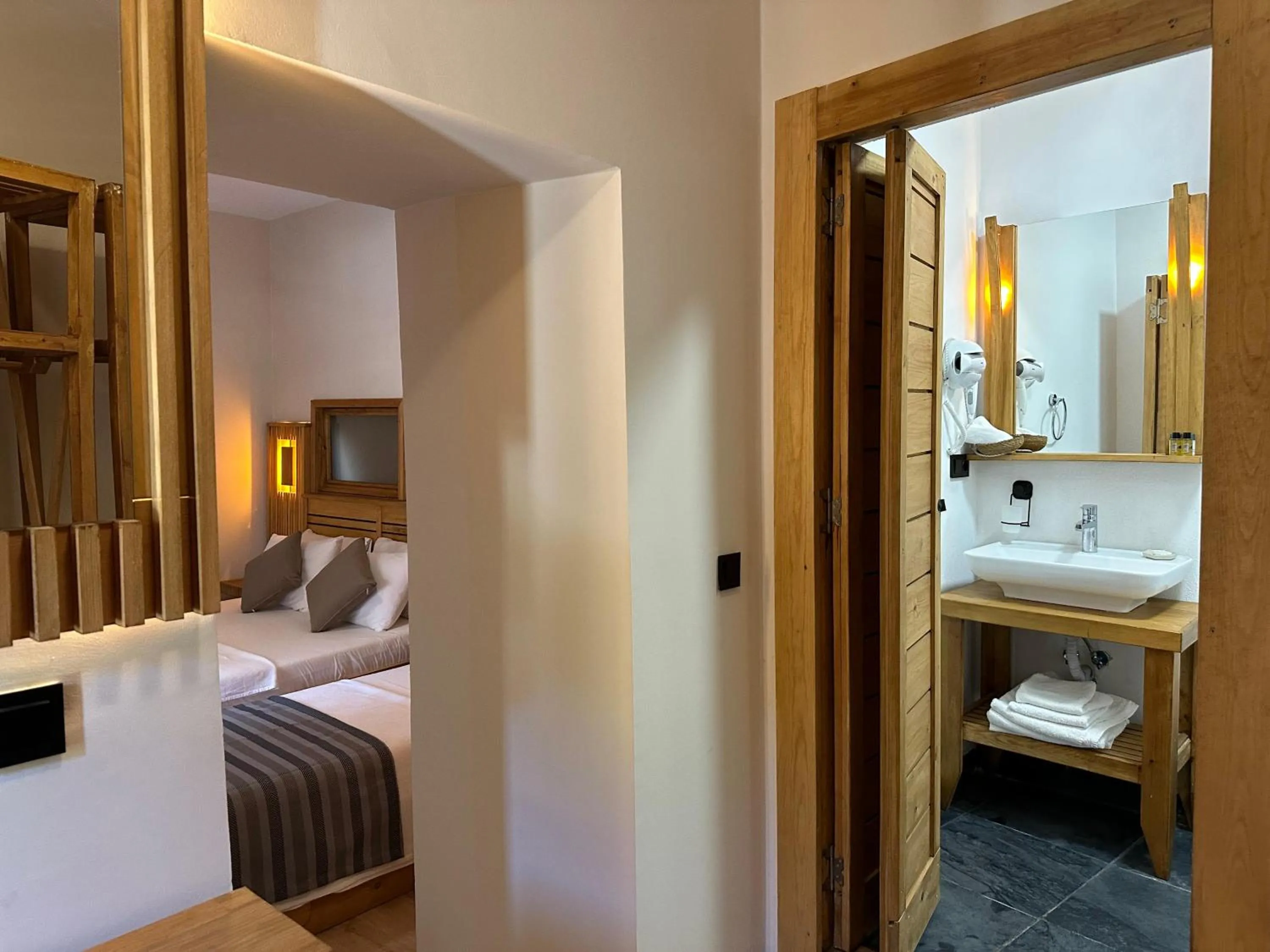 Photo of the whole room, Bed in Bodrum Konağı