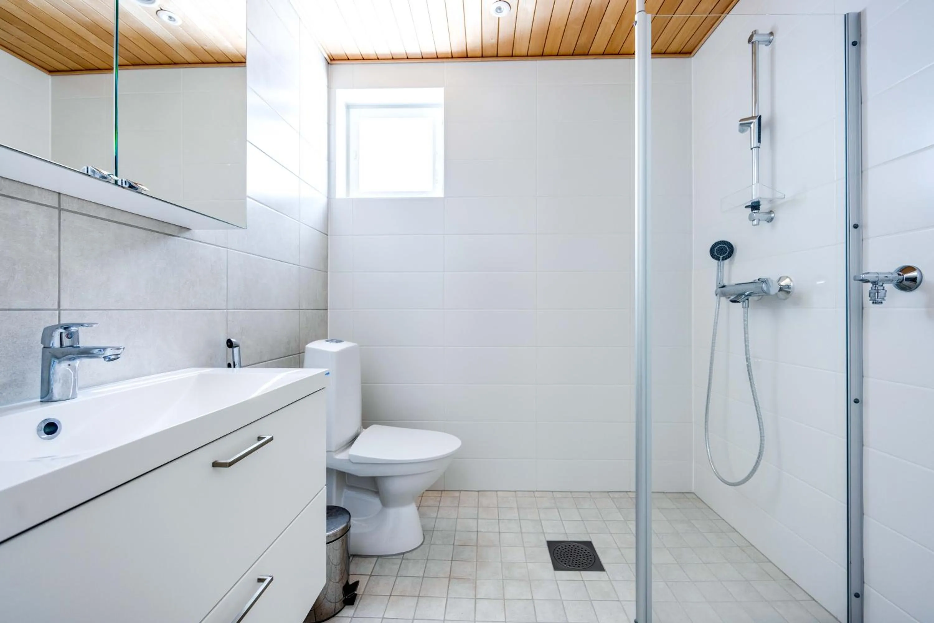 Shower in Kalajoen Marina Studio huoneisto