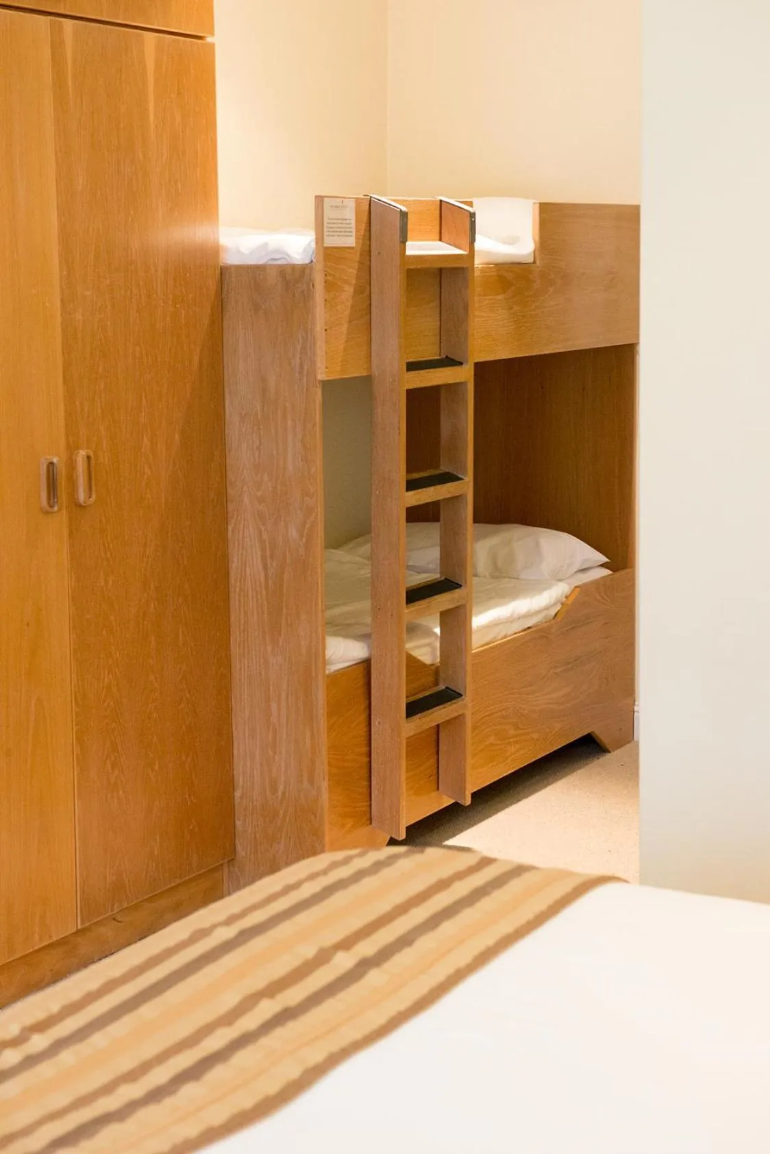 Bedroom, Bed in Forest Lodge Hotel