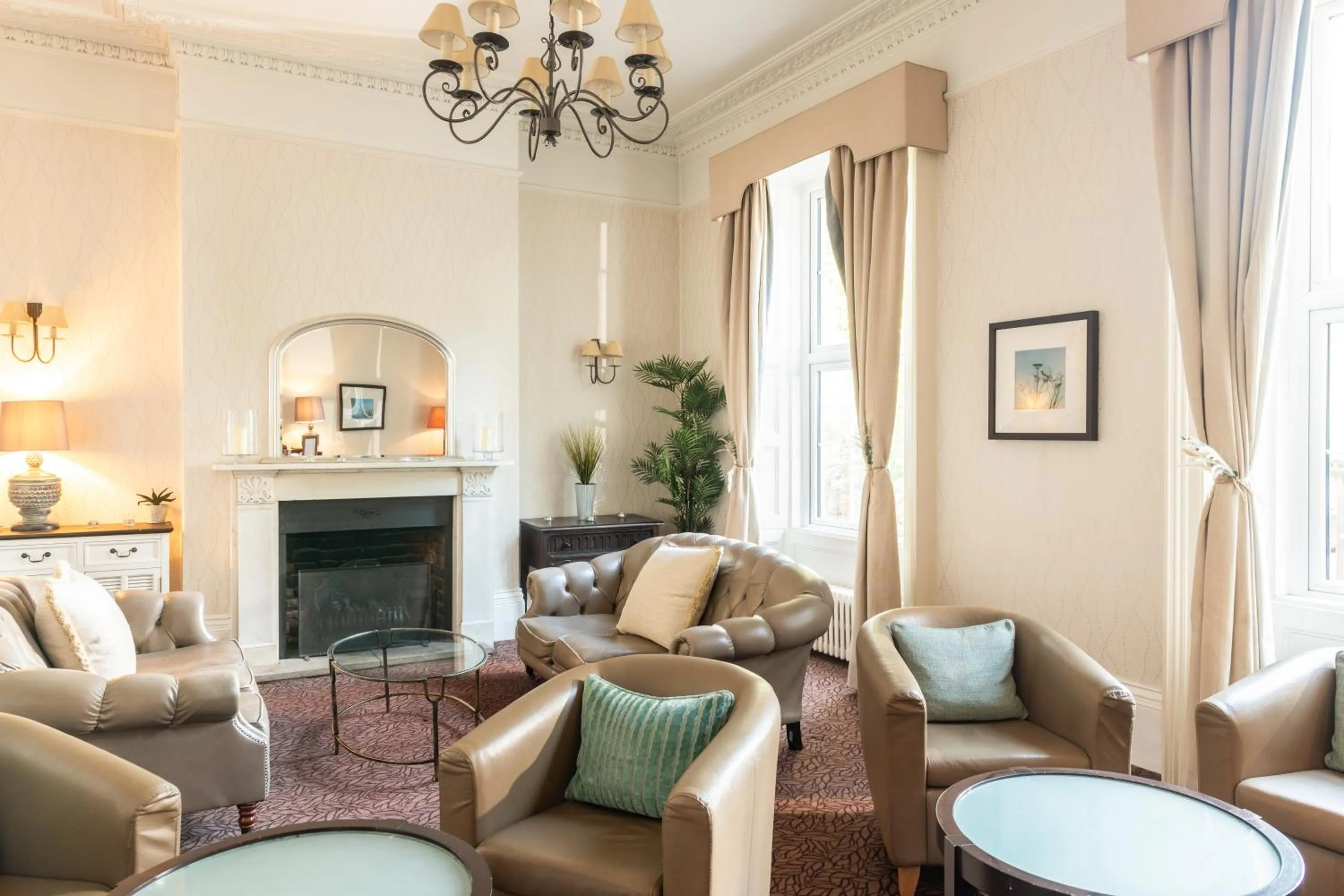 Lounge or bar in Forest Lodge Hotel