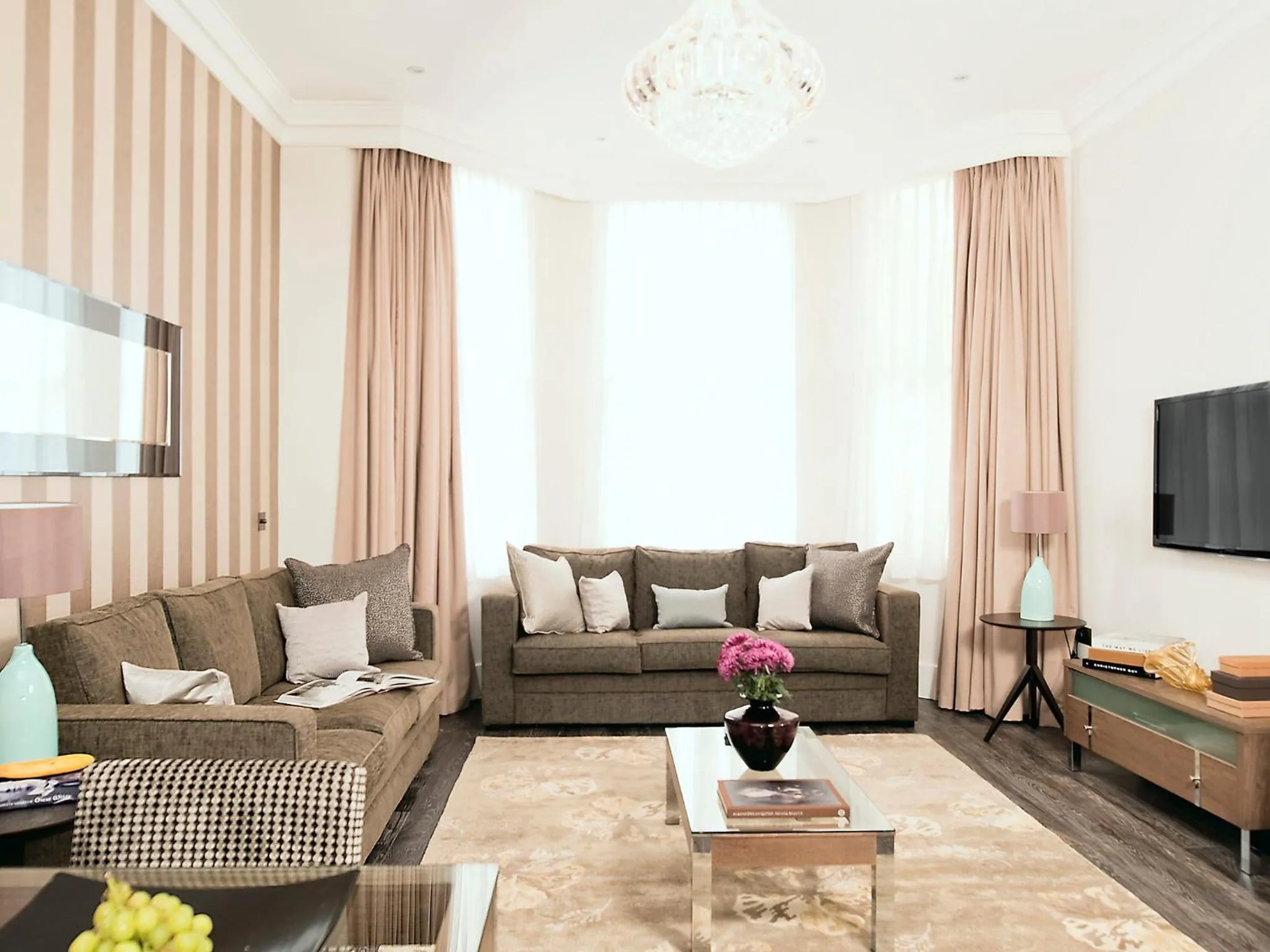 Living room in Ashburn Court Apartments