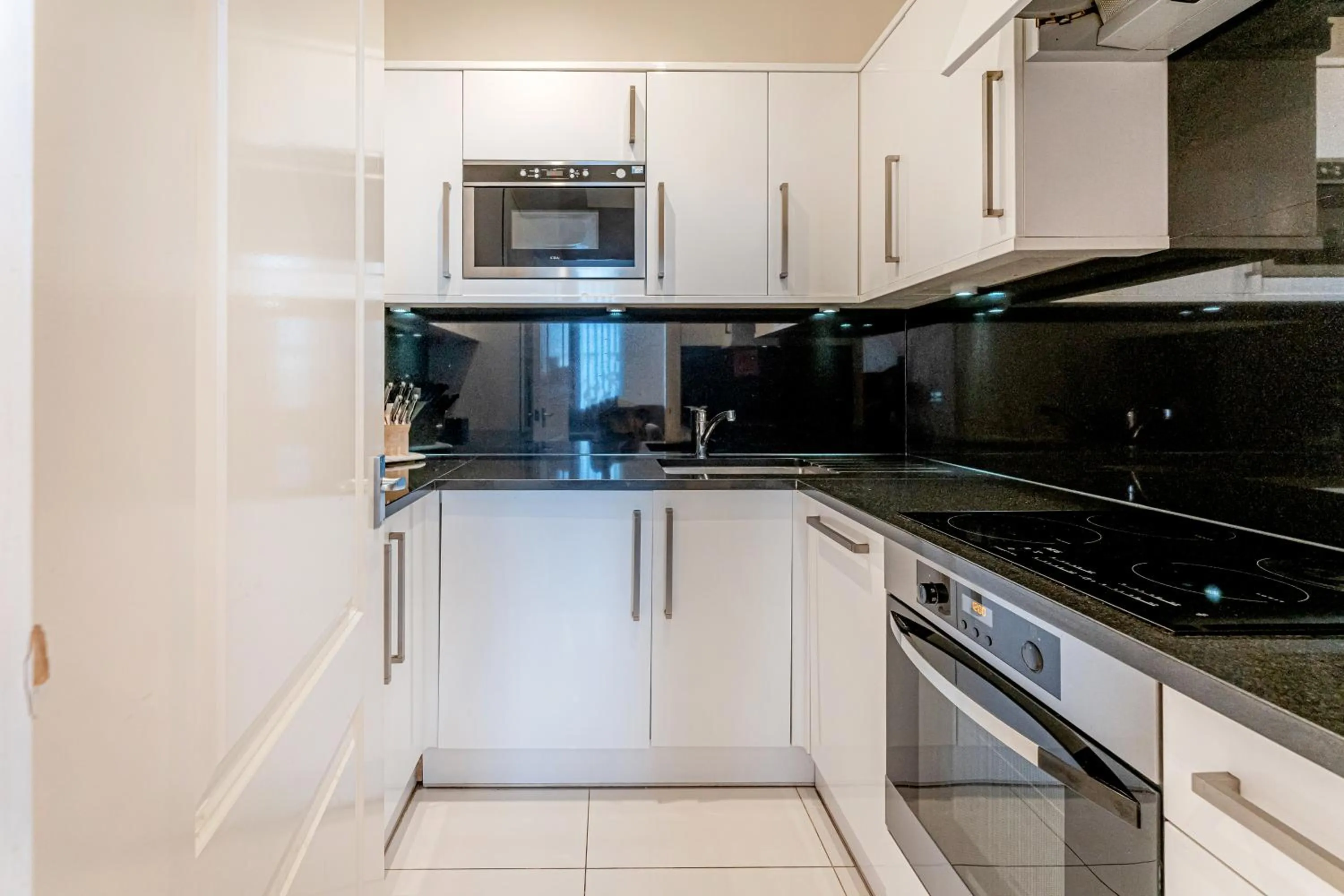 kitchen in Ashburn Court Apartments