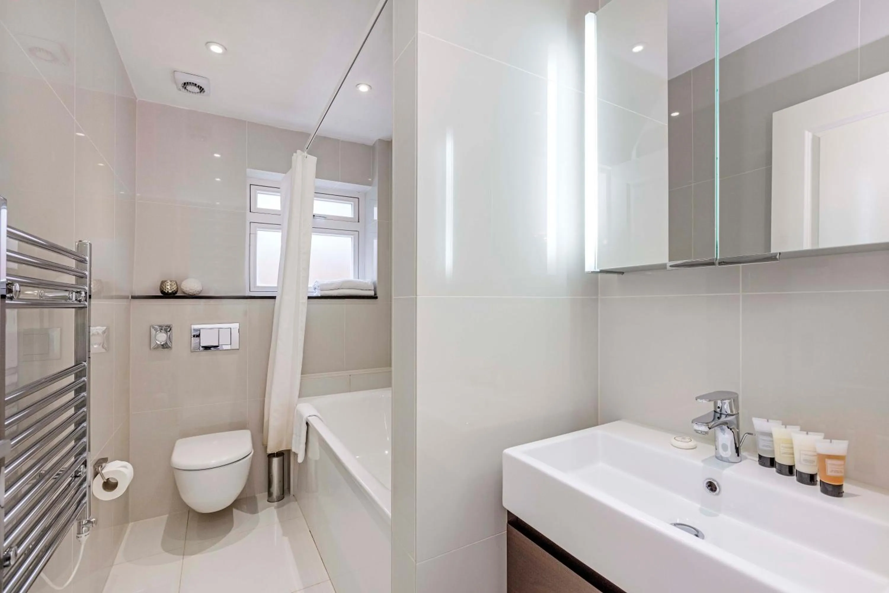 Bathroom in Ashburn Court Apartments