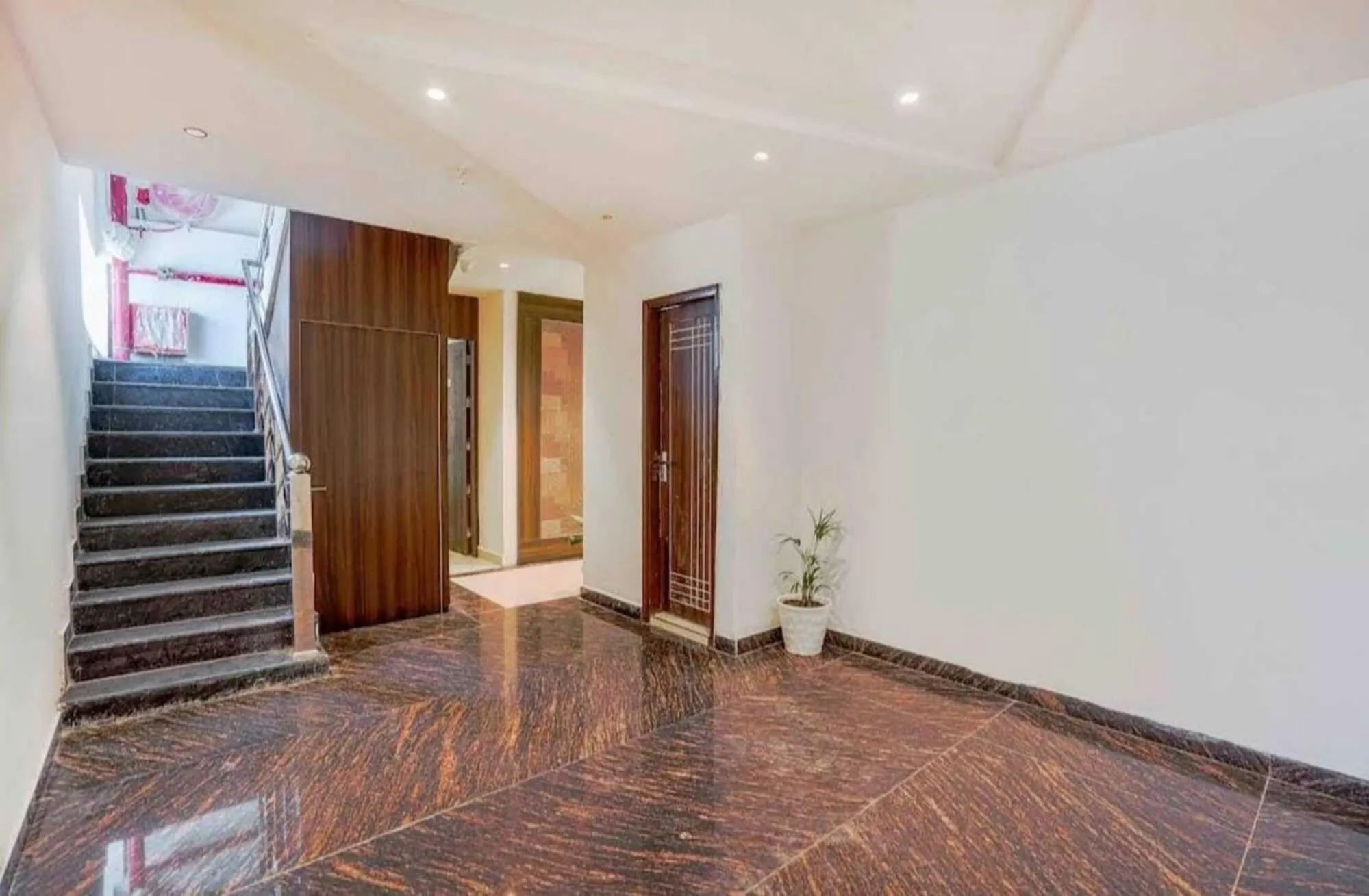 Lobby or reception in Hotel Paris Chandigarh Zirakpur