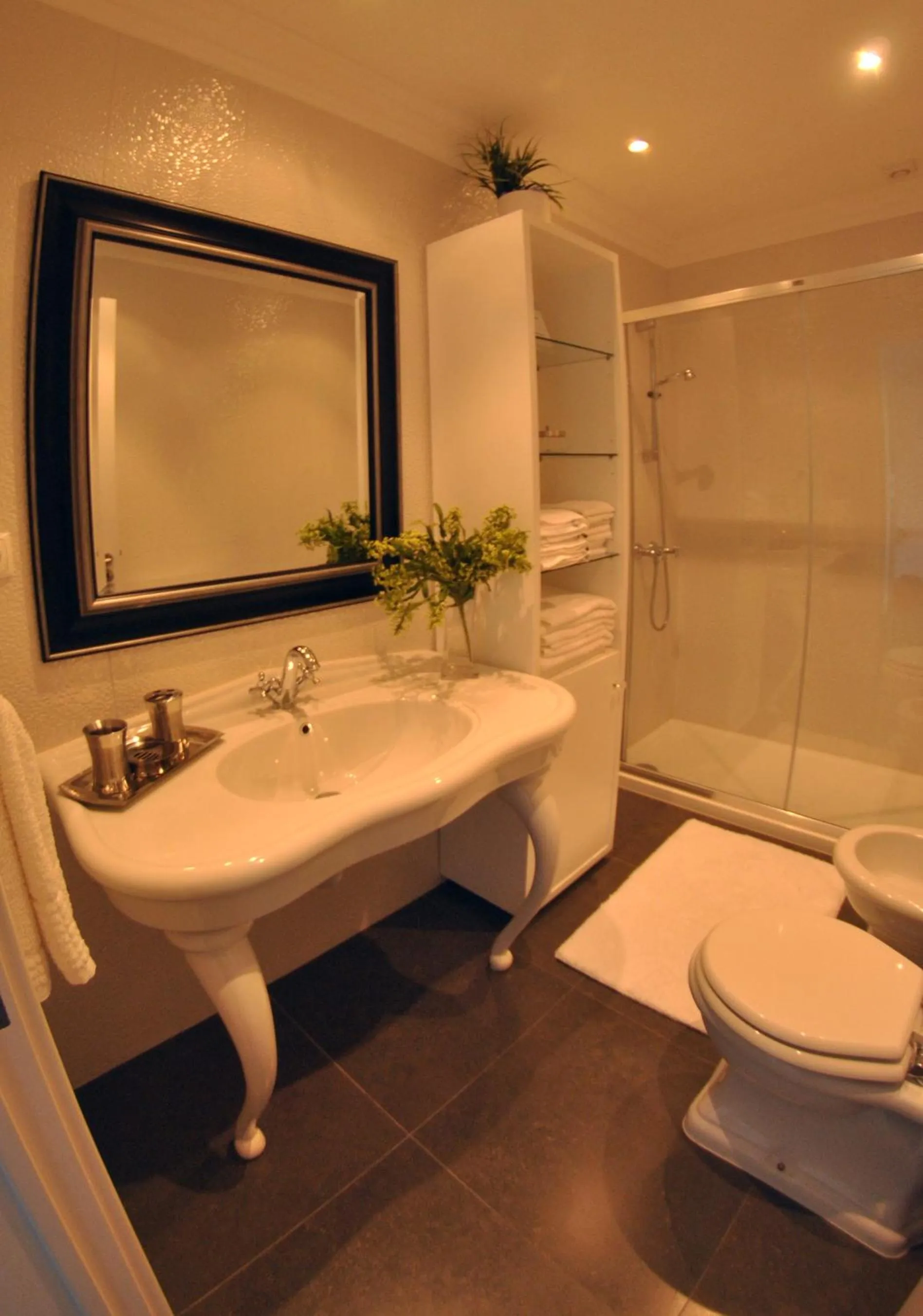 Bathroom in Apartamentos 3 Praias