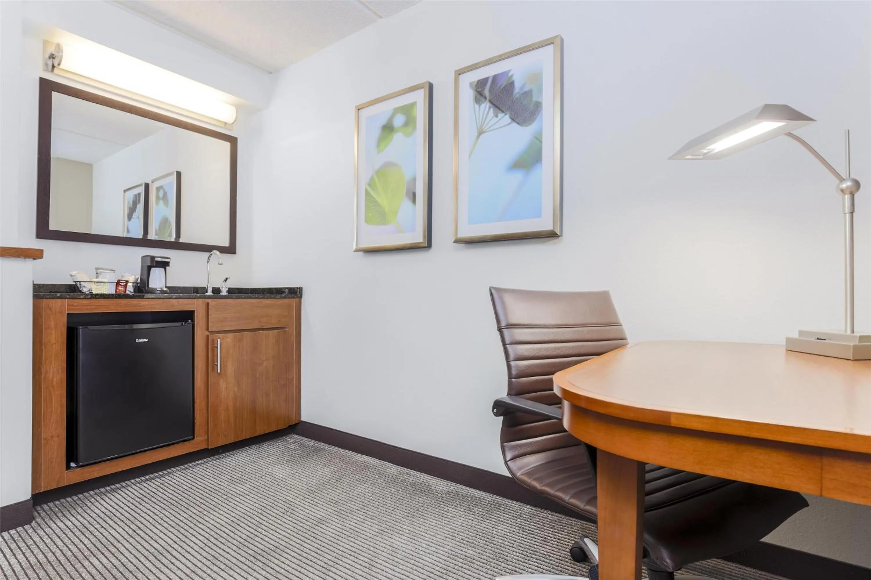 Bedroom in Hyatt Place Fort Worth/Hurst