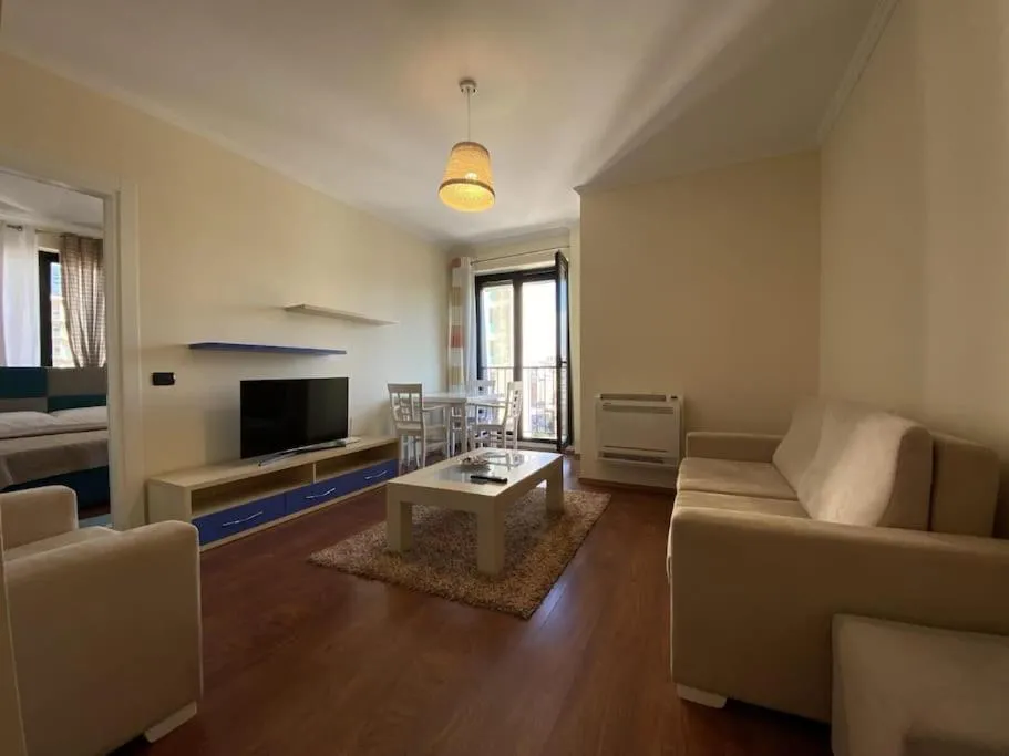 One-Bedroom Apartment in Double Room Central Apartment with balcony