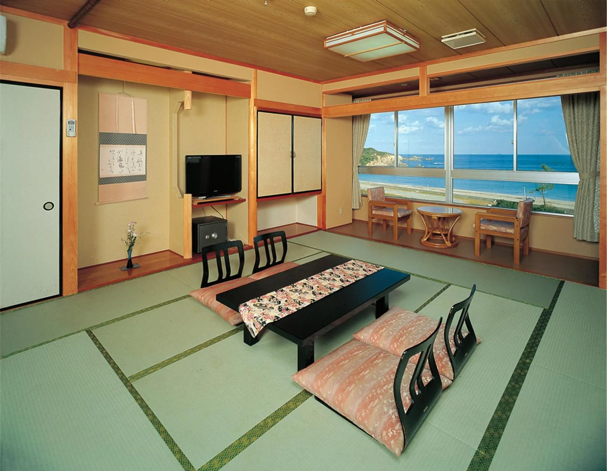 Photo of the whole room in Michishio