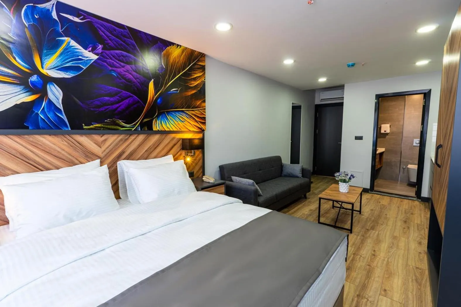 Bedroom, Bed in Yusufhan Suites