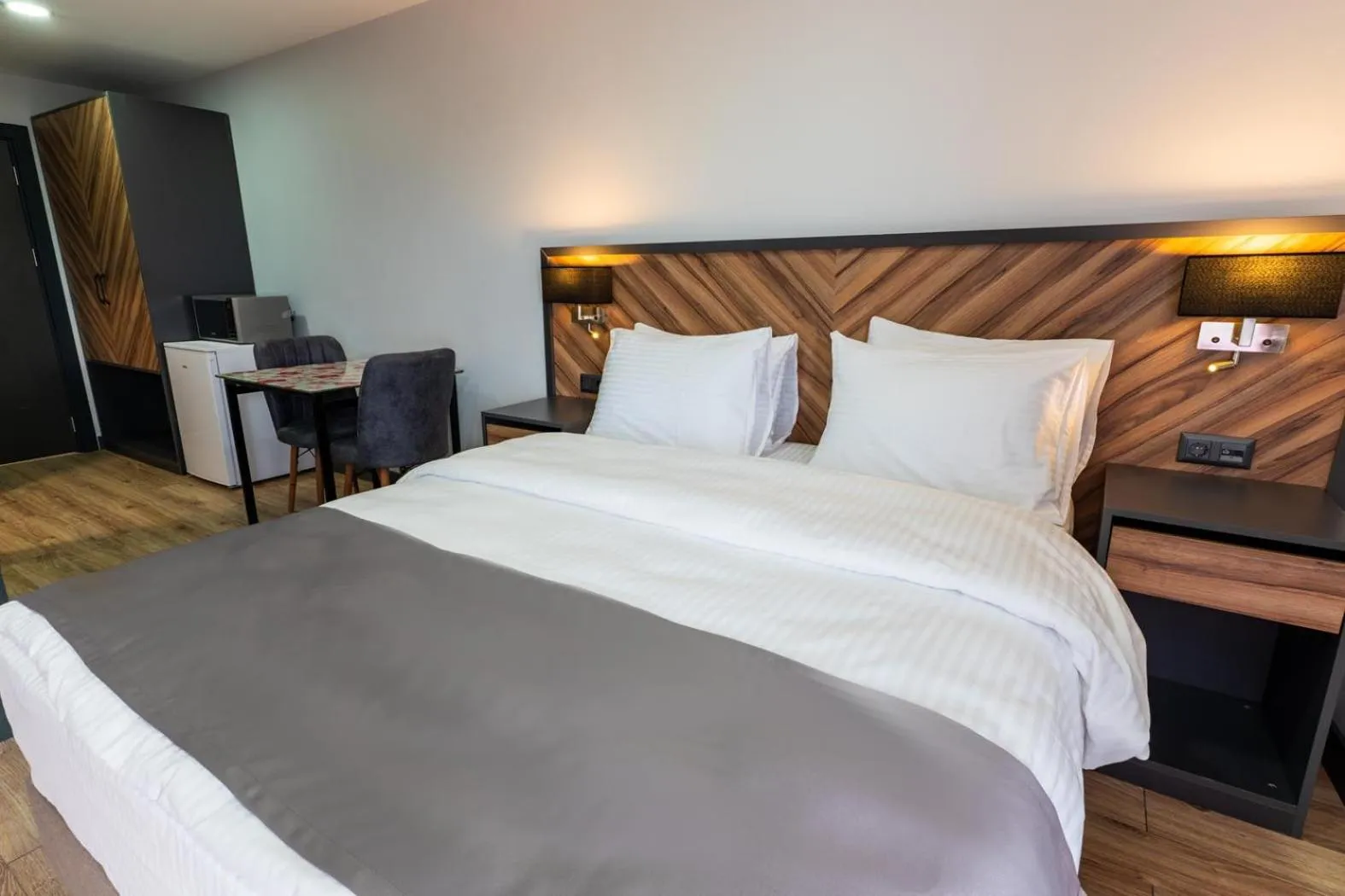 Bedroom, Bed in Yusufhan Suites