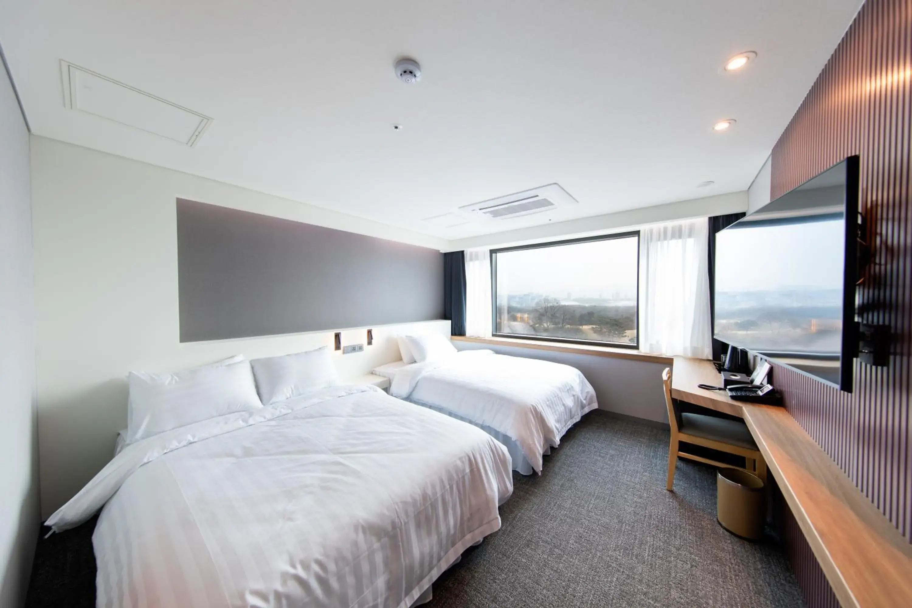 Photo of the whole room, Bed in Seoul Olympic Parktel Photo of the whole room, Bed in Seoul Olympic Parktel