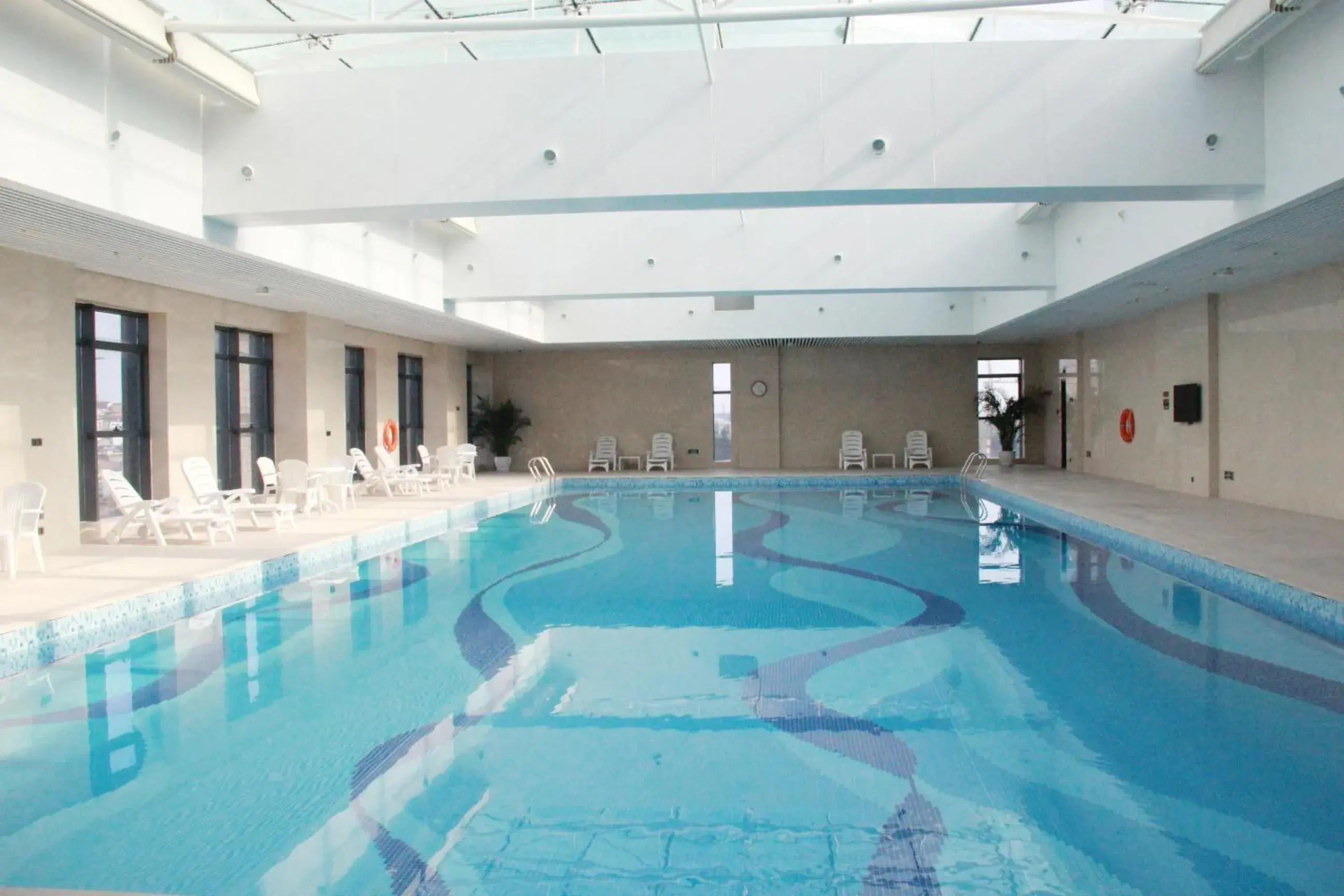 Pool view in Wyndham Grand Plaza Royale Changsheng Jiangyin Pool view in Wyndham Grand Plaza Royale Changsheng Jiangyin