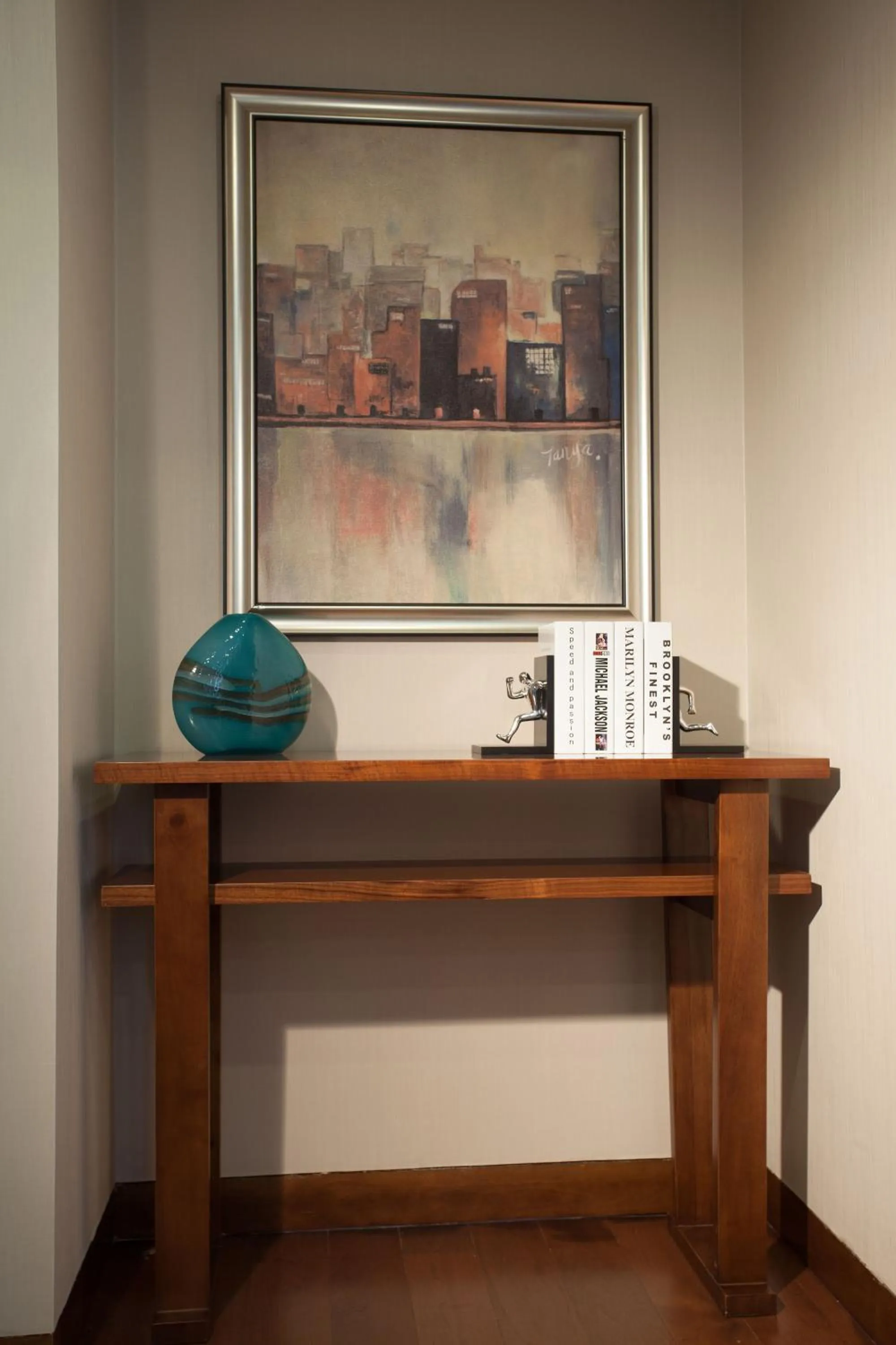 Decorative detail in Modena by Fraser Zhuankou Wuhan