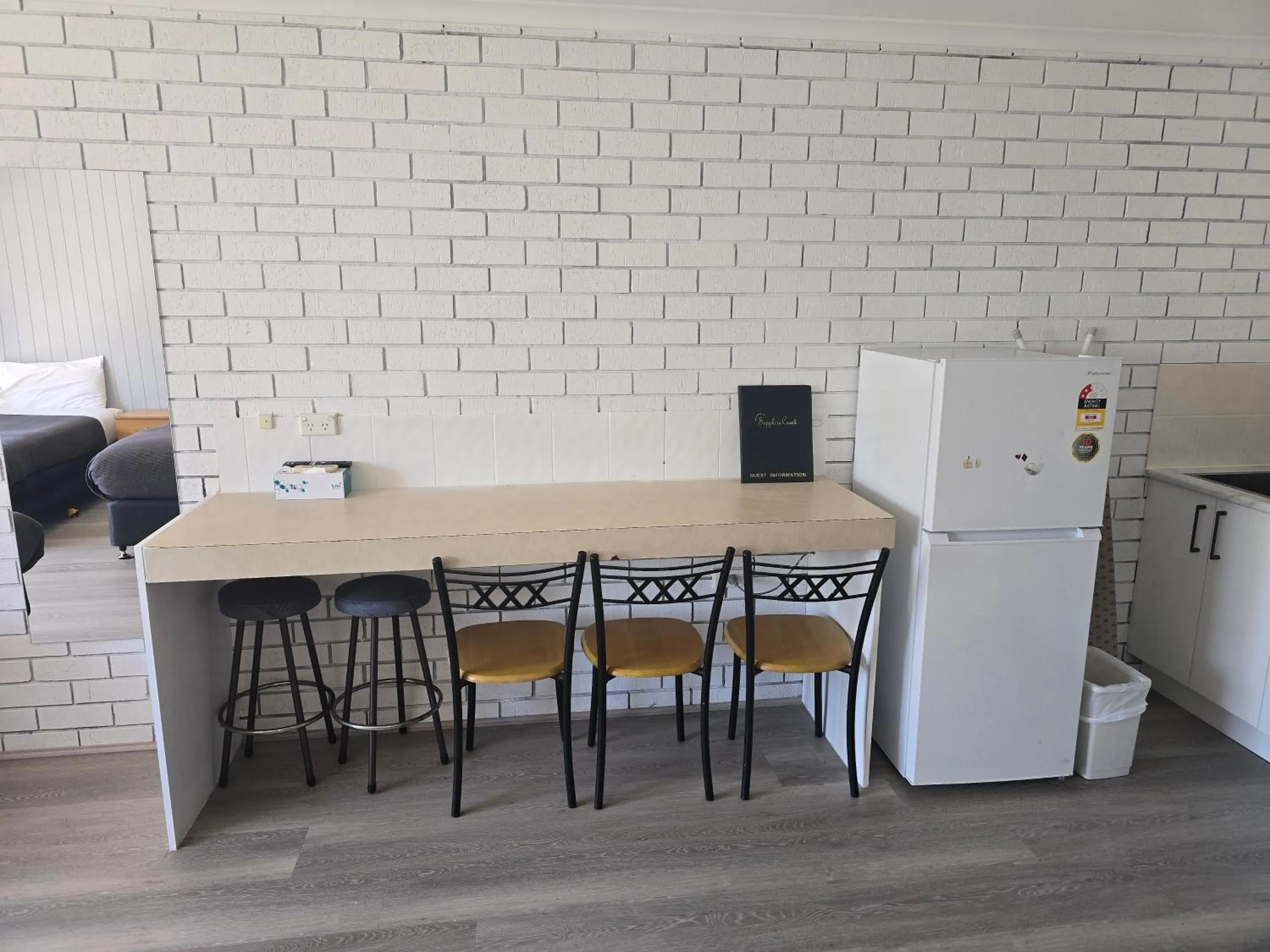 kitchen in Bega Southtown Motor Inn