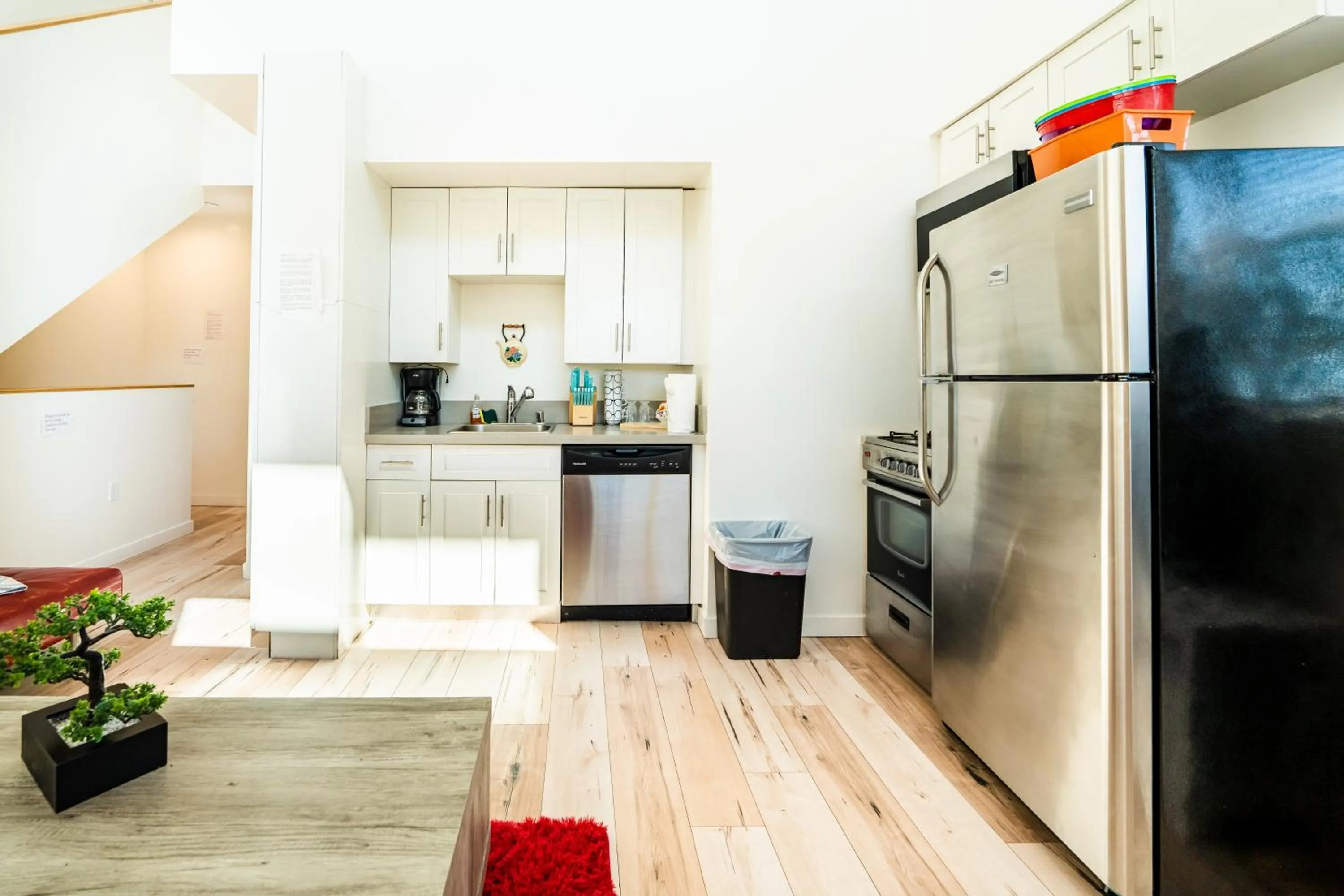 Kitchen or kitchenette in Hollywood 3Bedrooms Stylish Loft with 2 Parking
