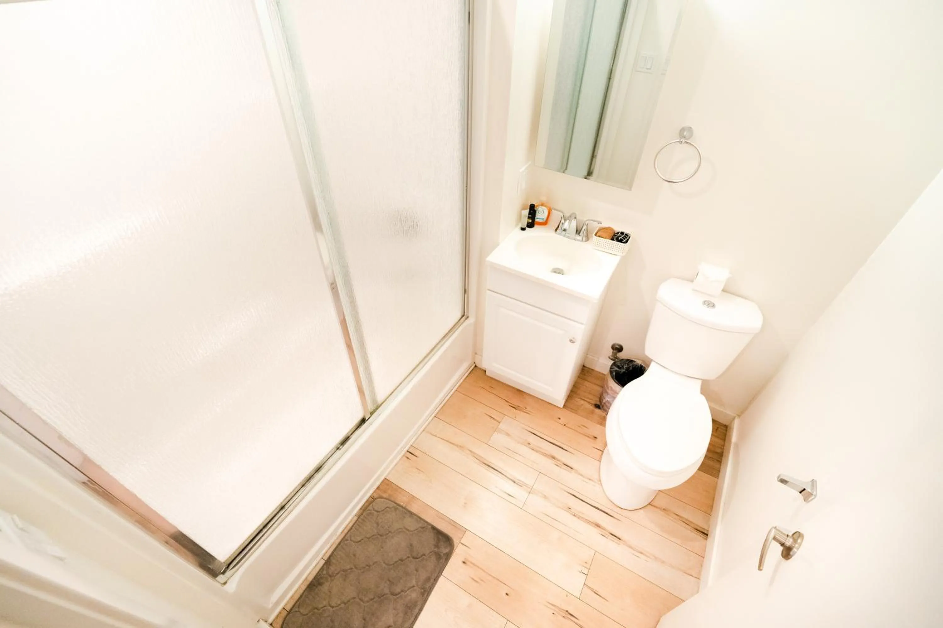 Bathroom in Hollywood 3Bedrooms Stylish Loft with 2 Parking