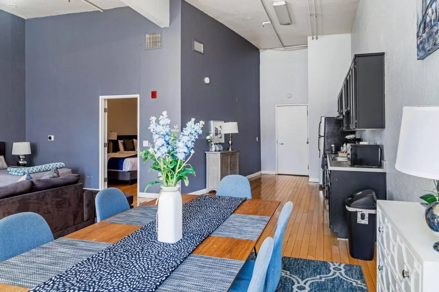 Free Parking Walk to Conv Center 5 Beds Loft