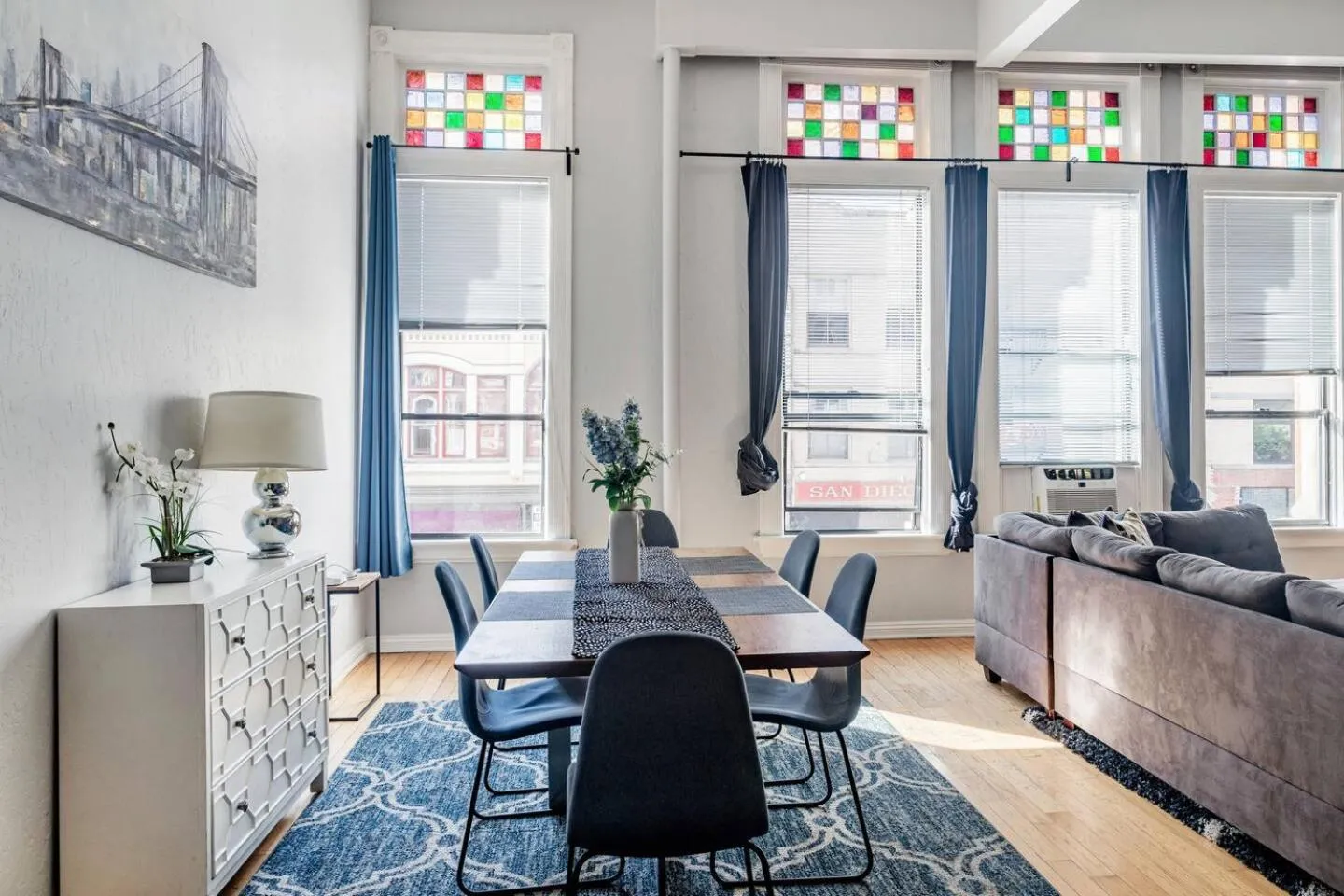 Free Parking Walk to Conv Center 5 Beds Loft