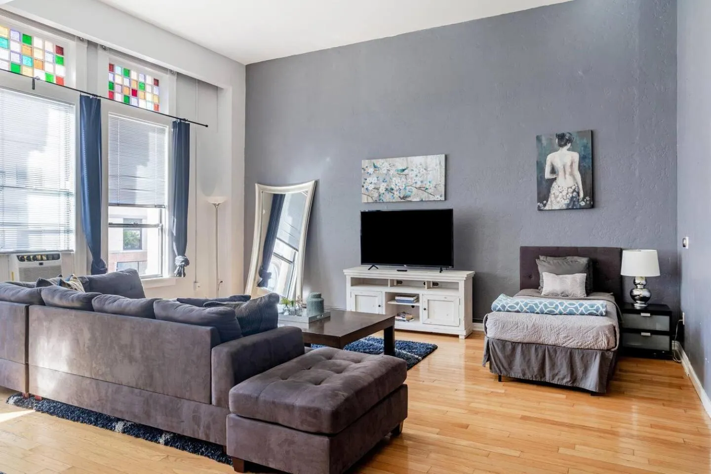 Free Parking Walk to Conv Center 5 Beds Loft