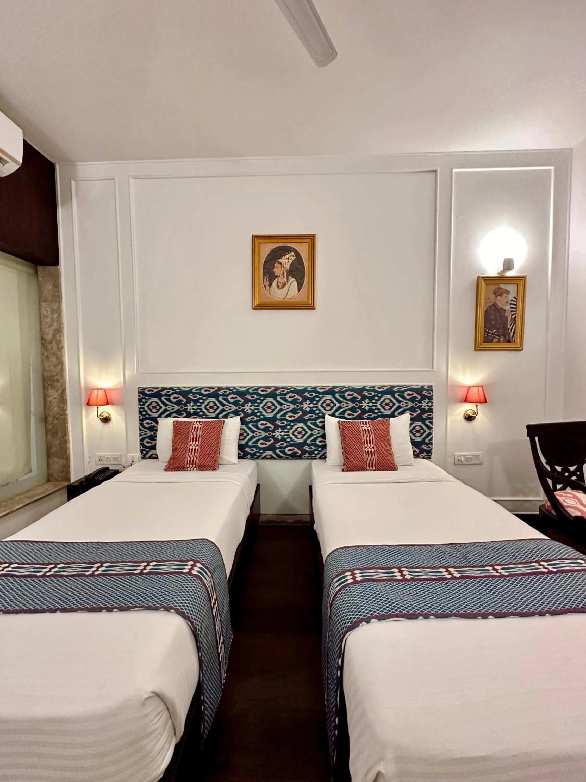 Bed in Hotel Atulyaa Taj
