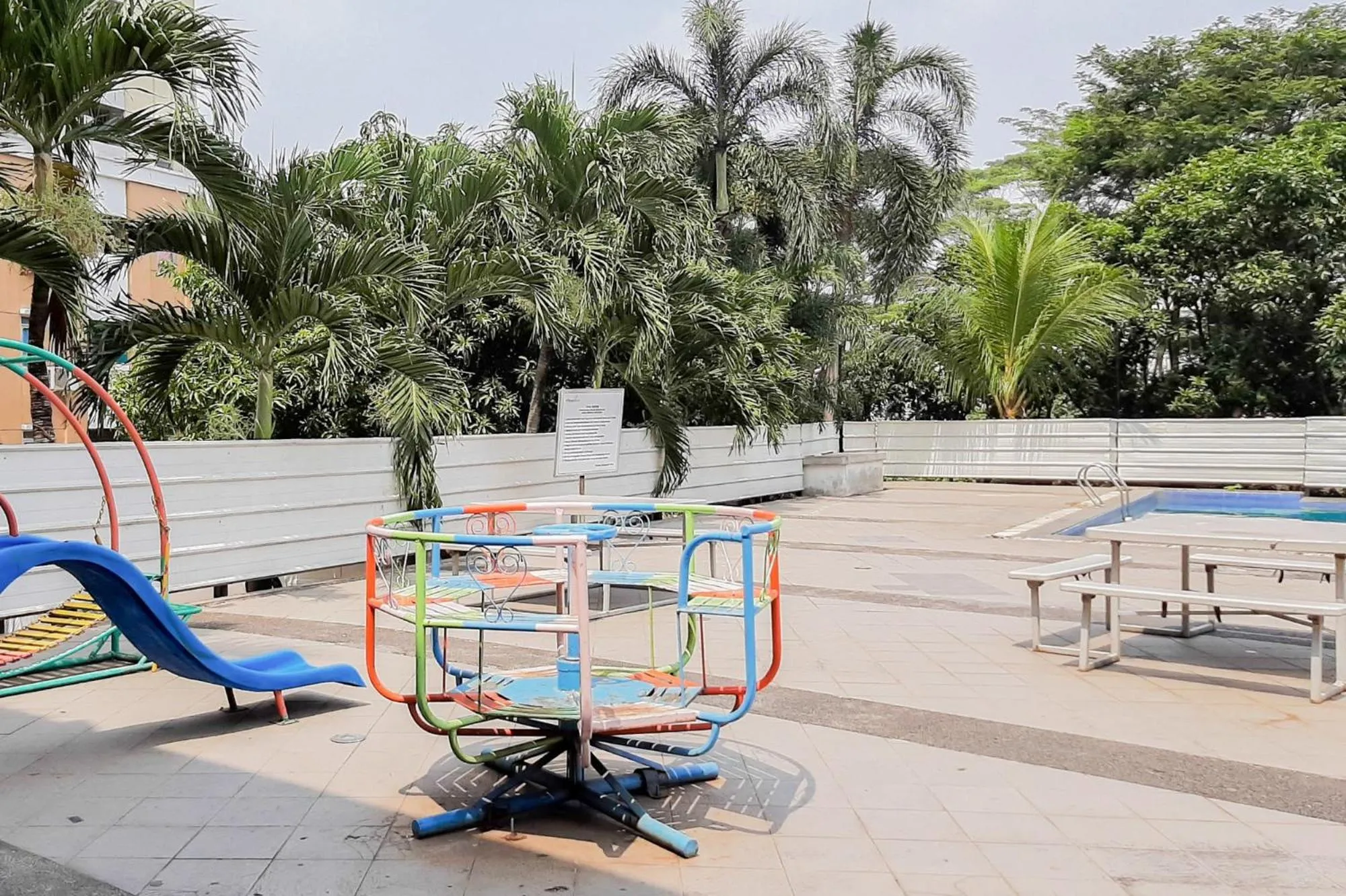 Property building in RedLiving Apartemen Modernland - Lian Property Tower Biru