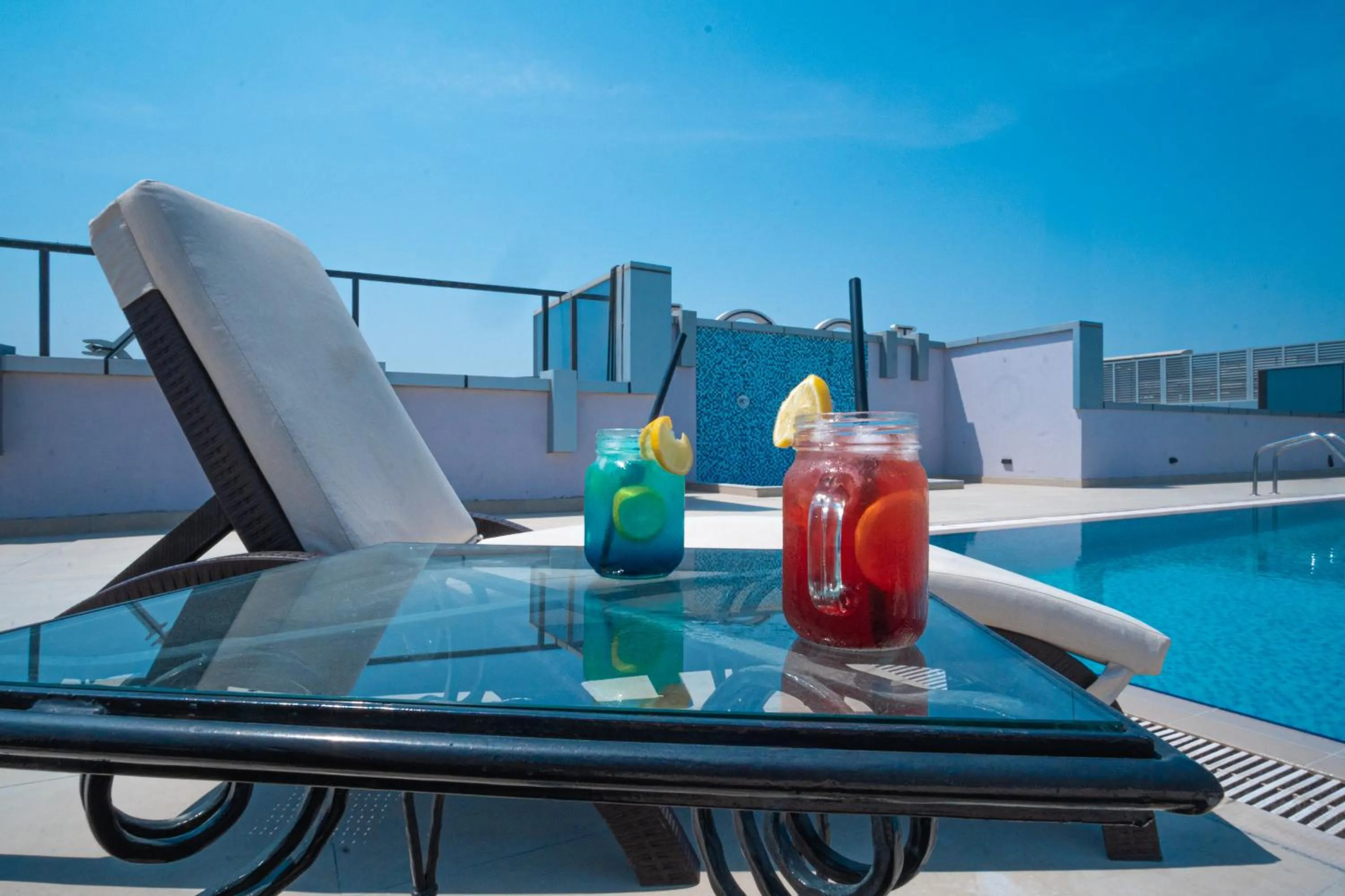 Swimming pool in Jood Hotel Apartments