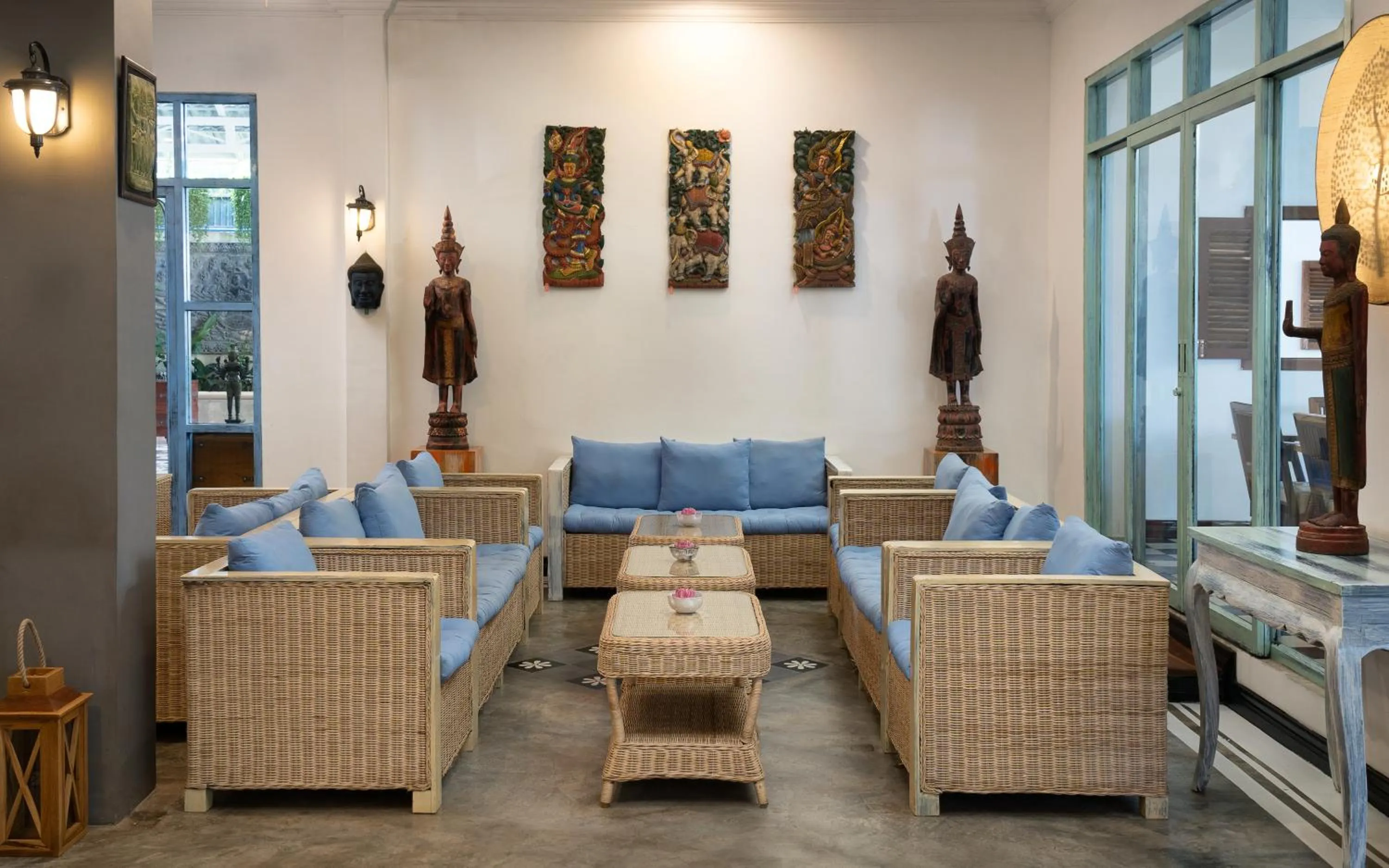 Lobby or reception in The Community - Siem Reap