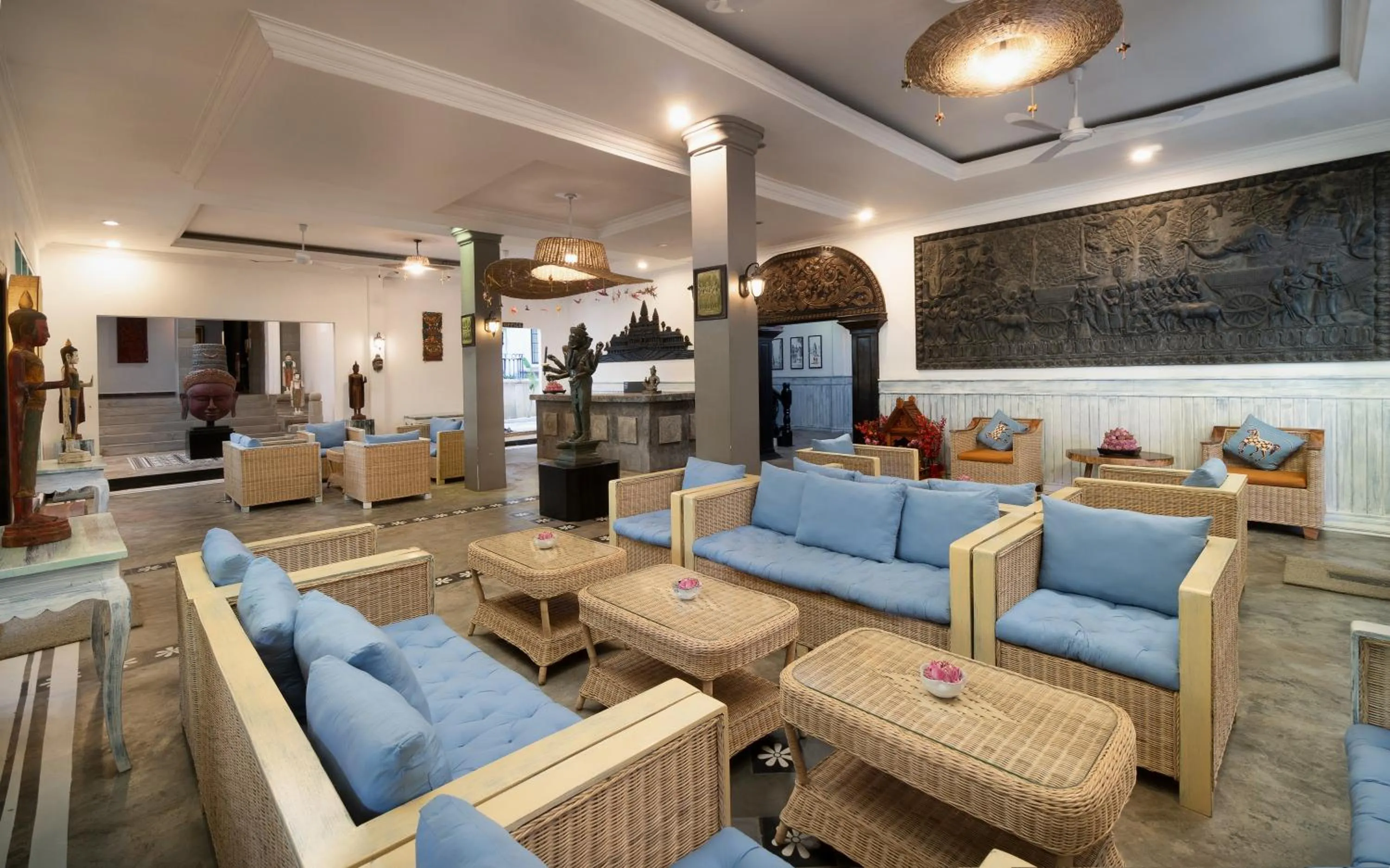 Lobby or reception in The Community - Siem Reap