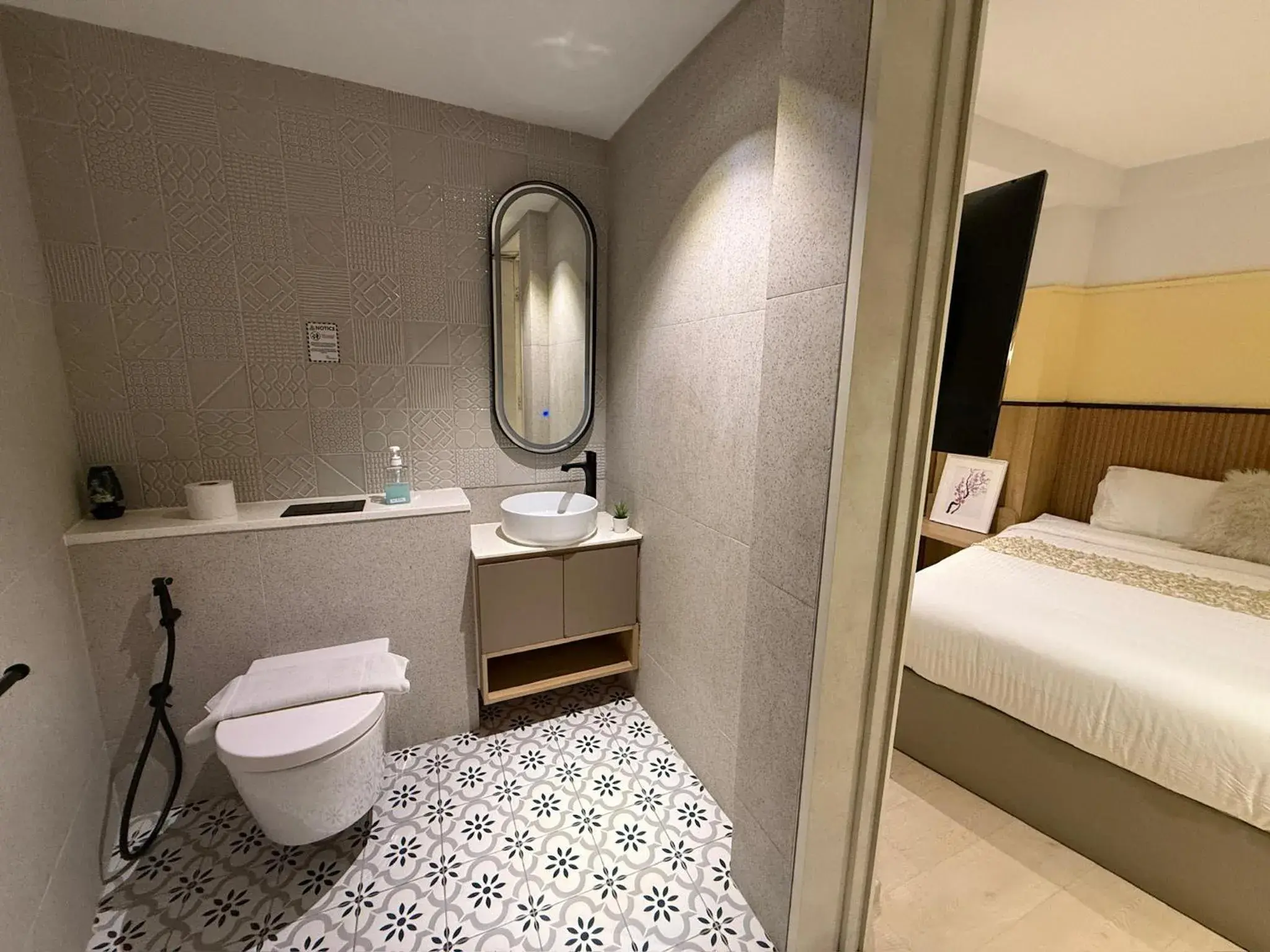 Toilet, Bed in ISA Hotel Amber Road Toilet, Bed in ISA Hotel Amber Road